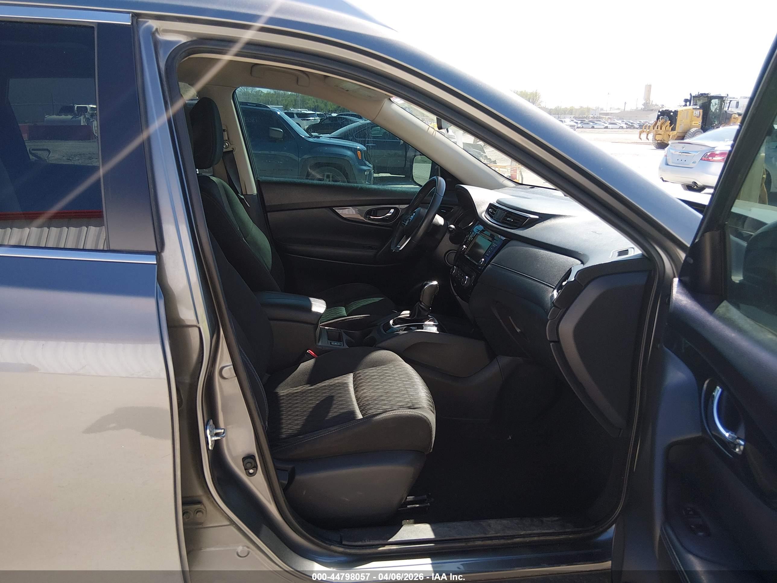 NISSAN ROGUE image 5