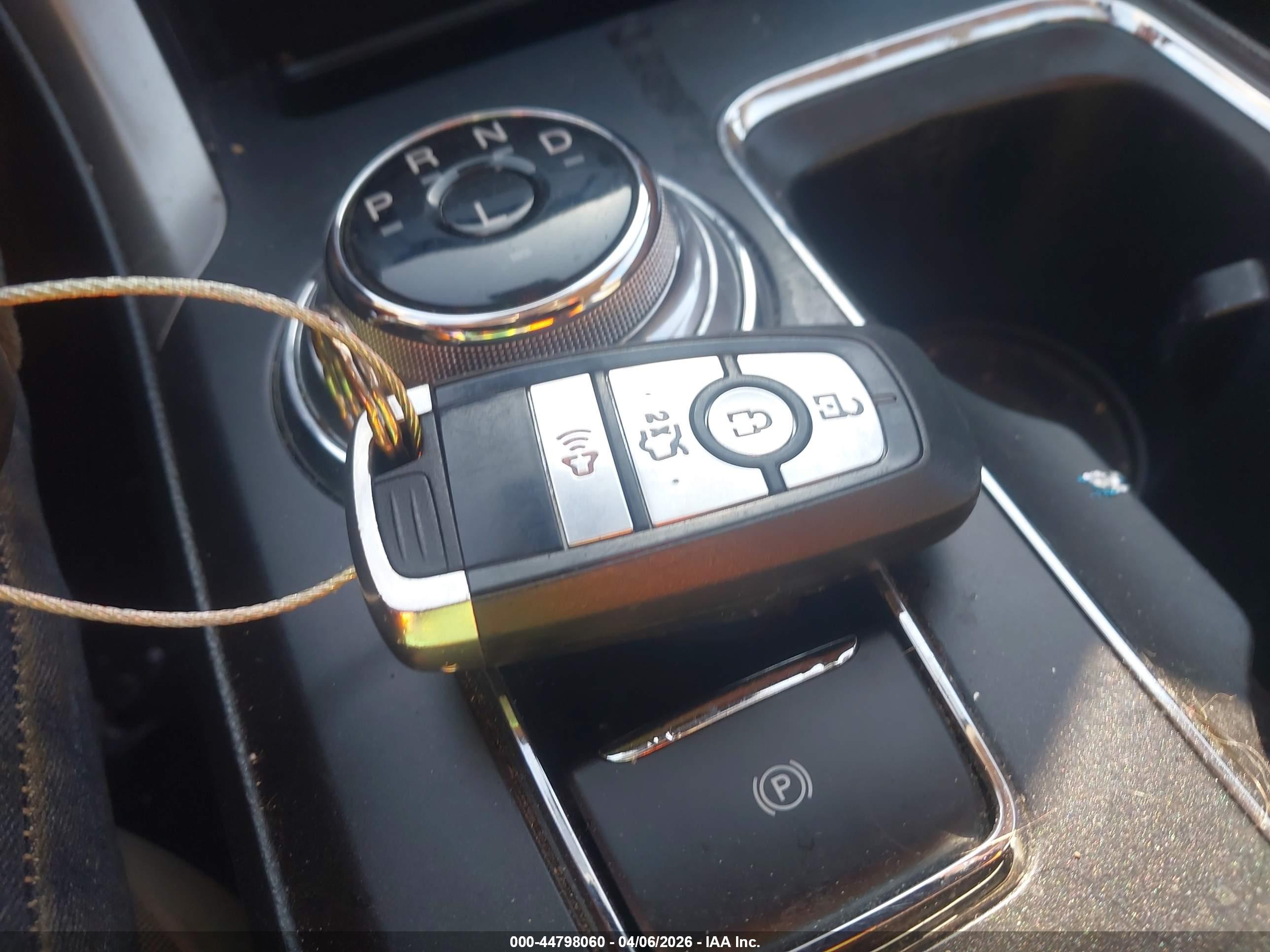 FORD FUSION image 11