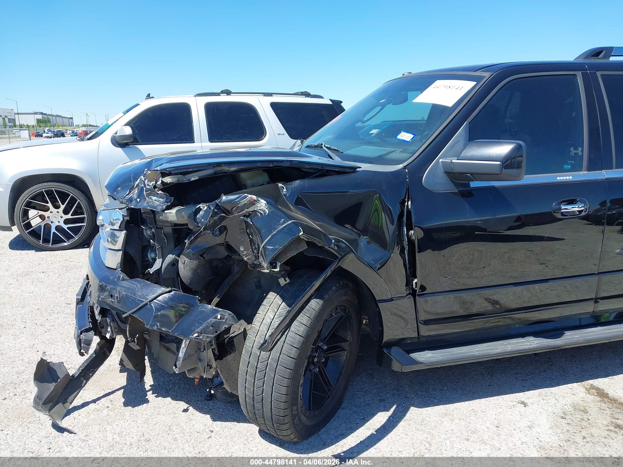 FORD EXPEDITION image 6