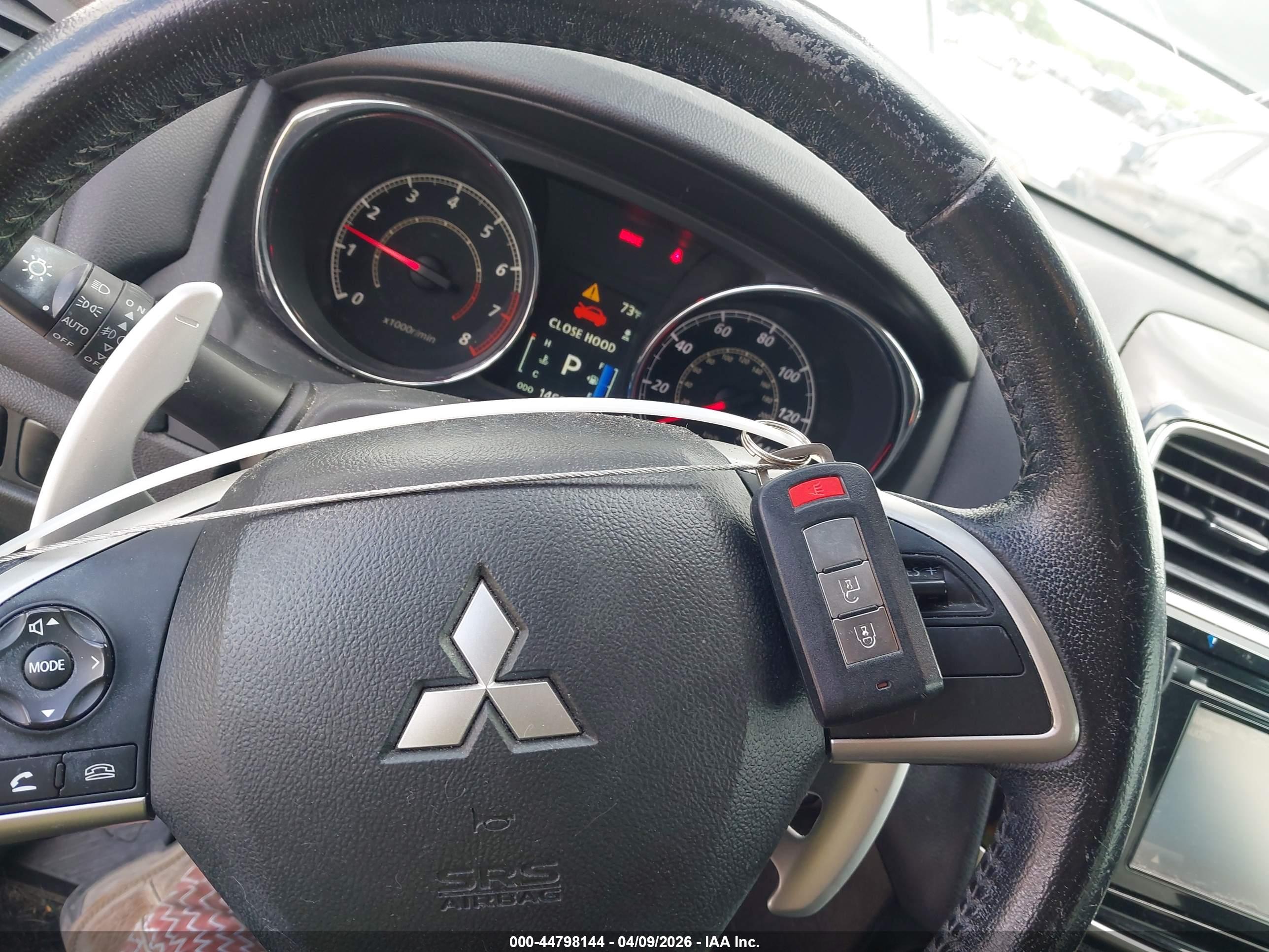 MITSUBISHI OUTLANDER image 11