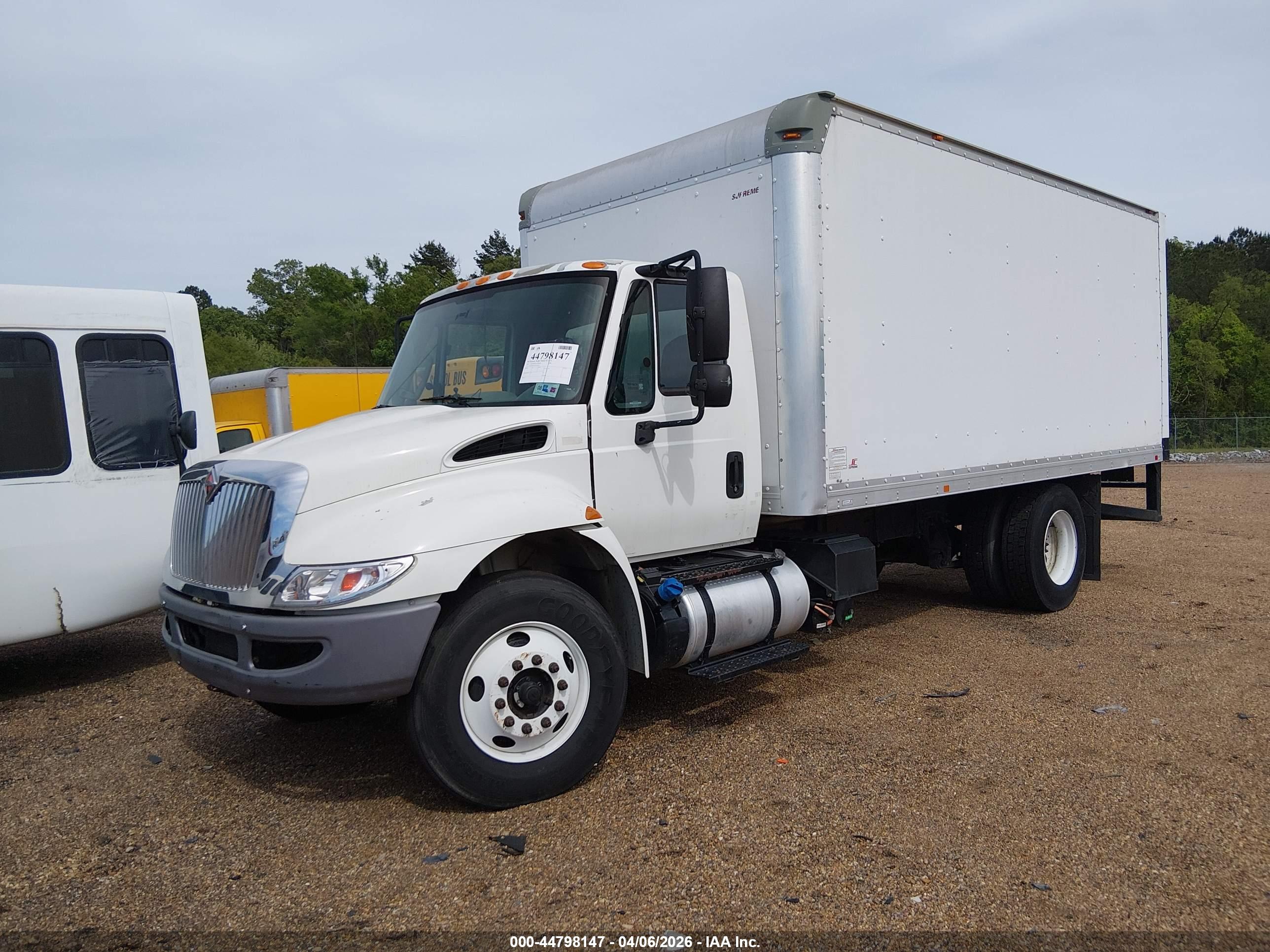 INTERNATIONAL 4000 image 2