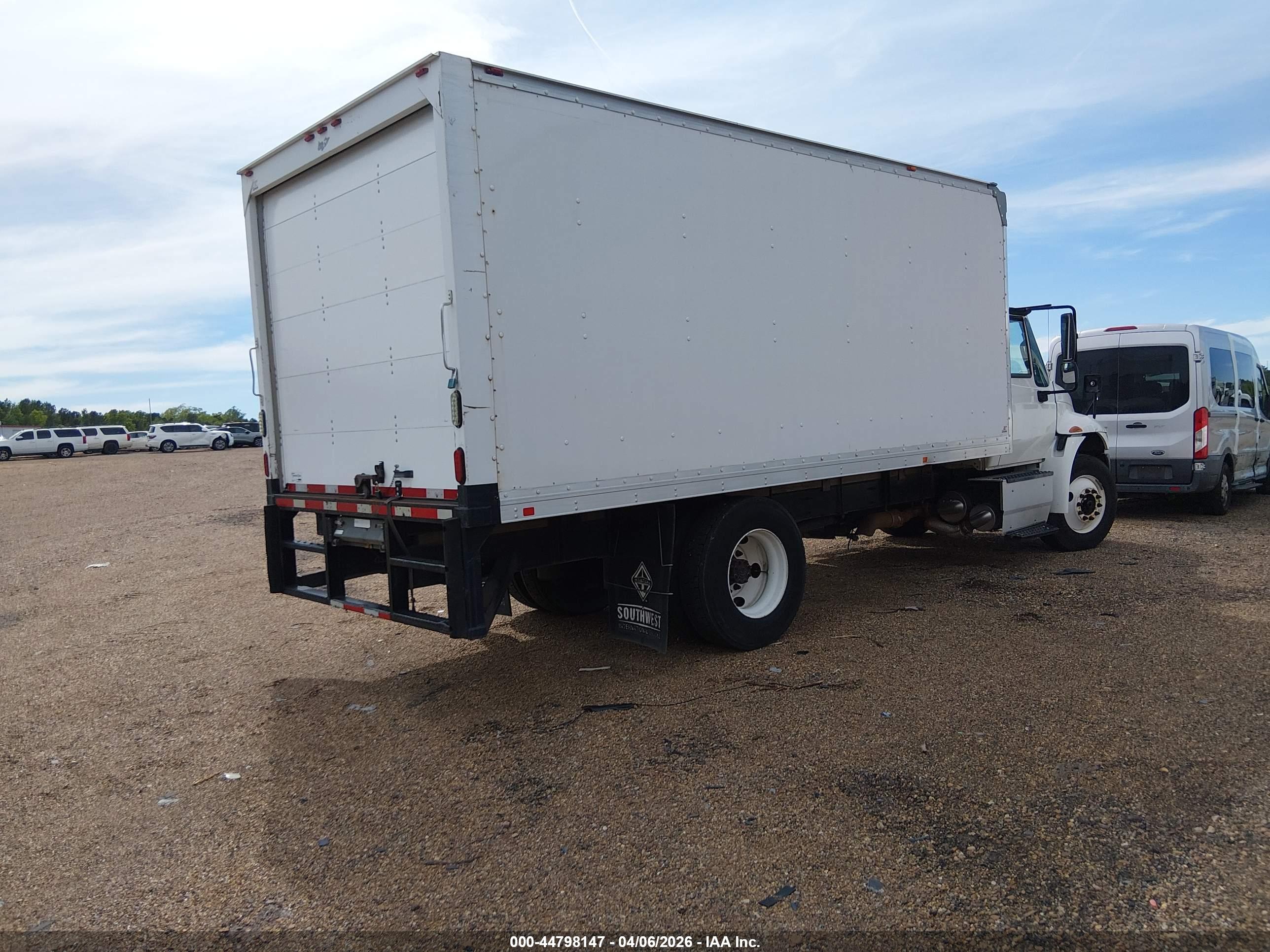 INTERNATIONAL 4000 image 4