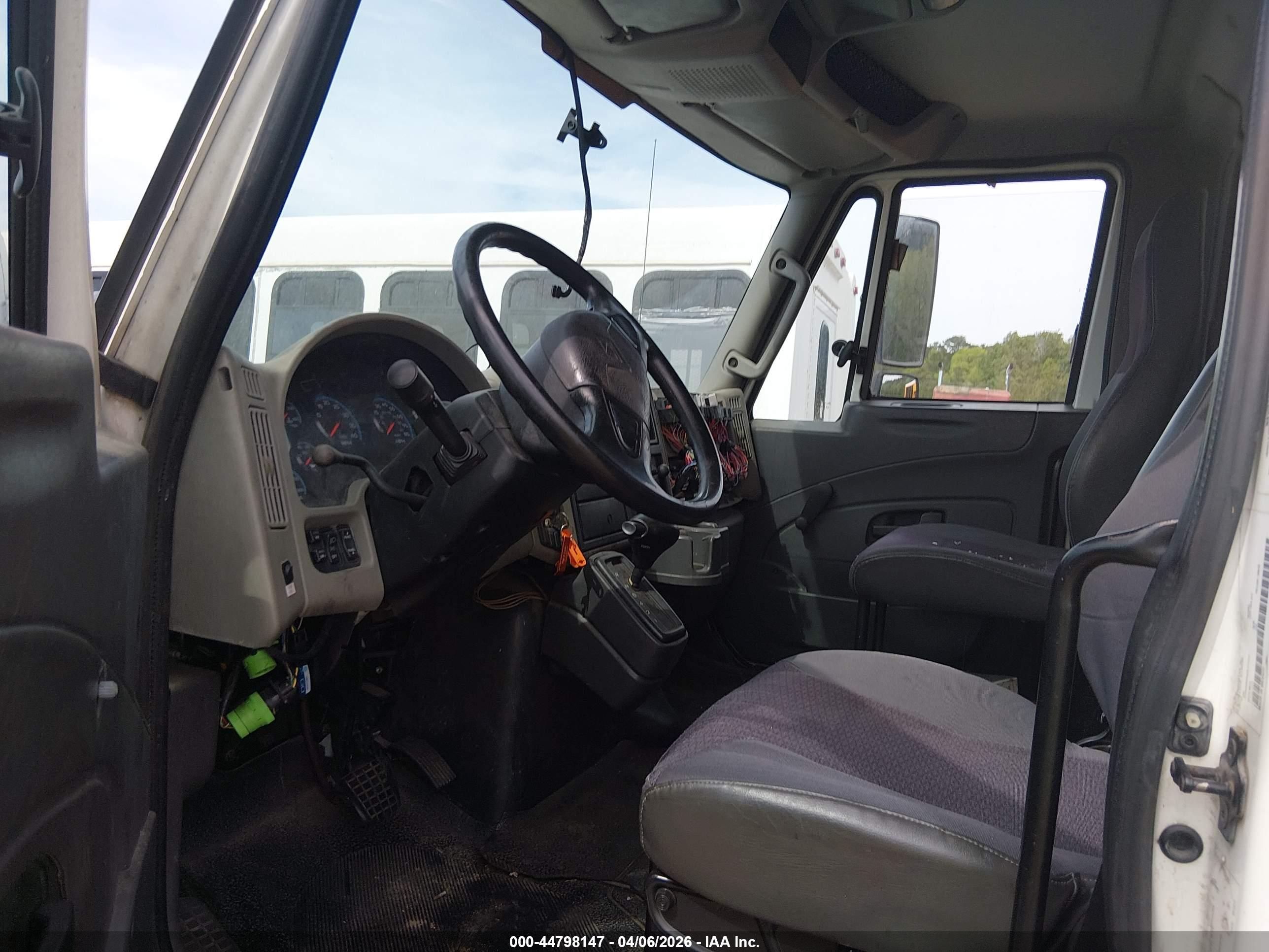 INTERNATIONAL 4000 image 8
