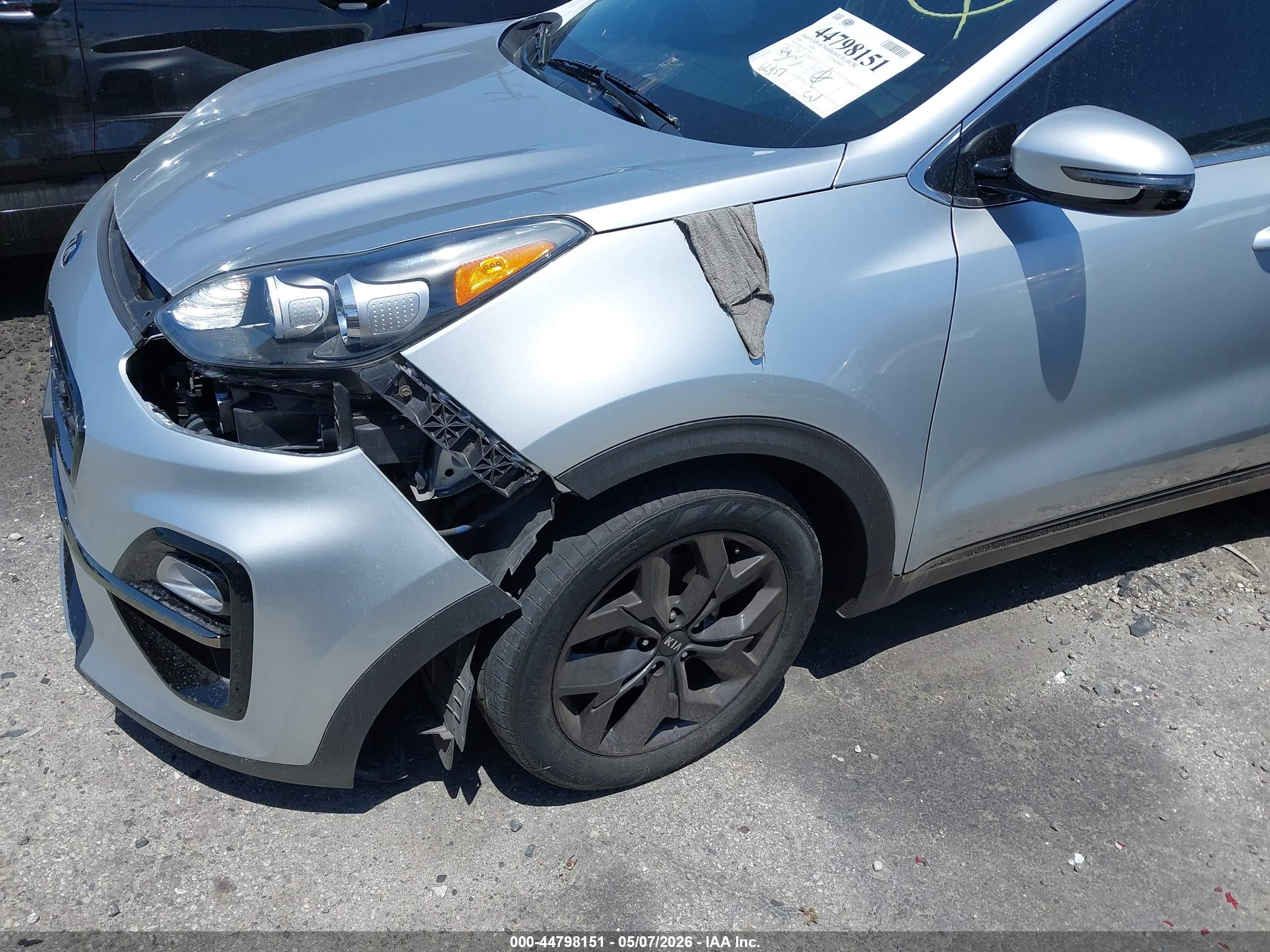 KIA SPORTAGE image 2