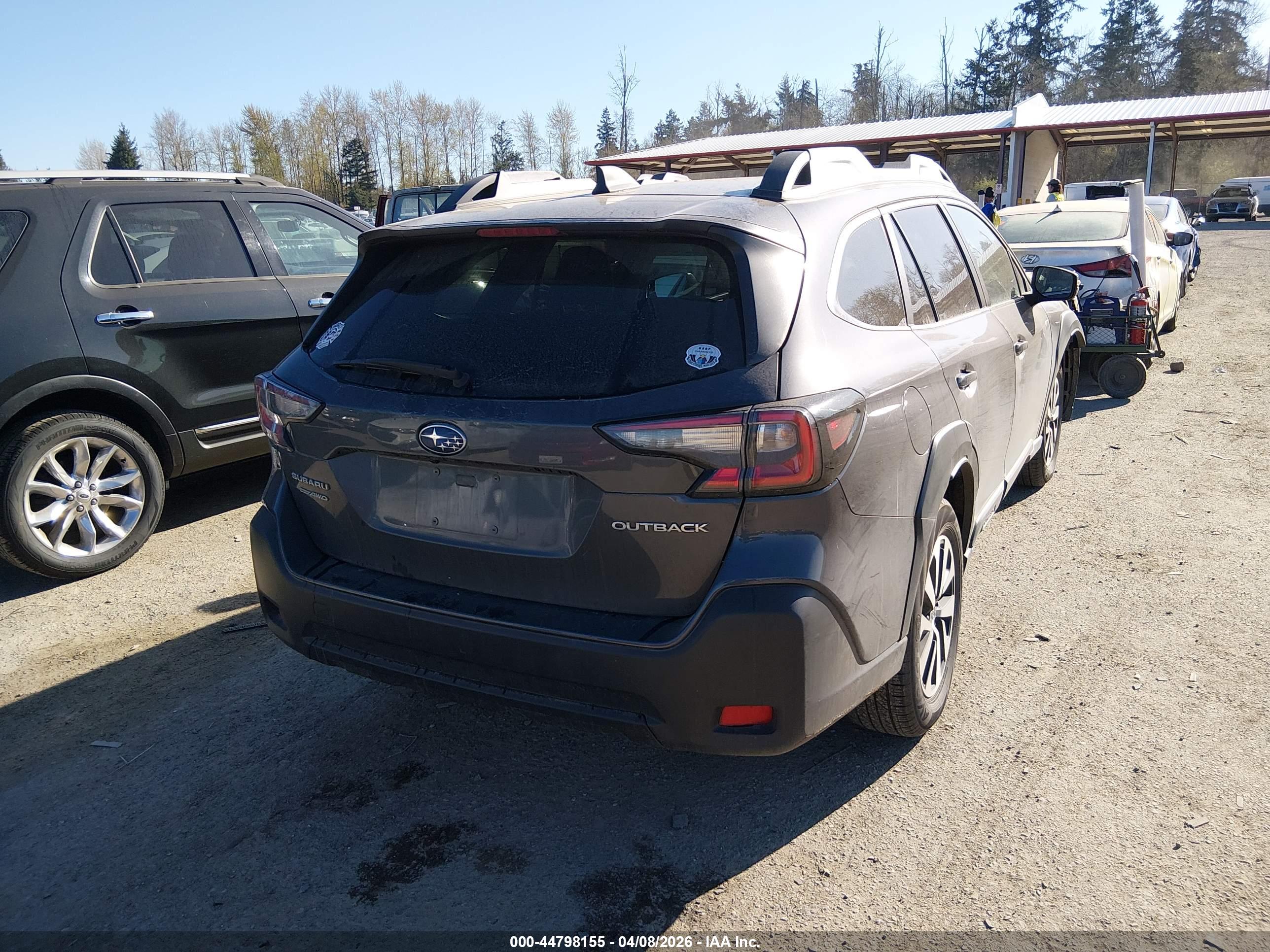 SUBARU OUTBACK image 4