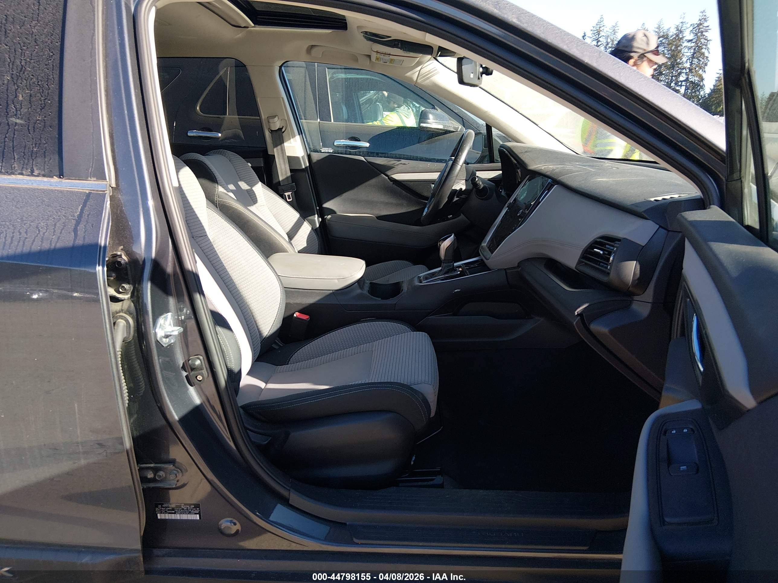 SUBARU OUTBACK image 5