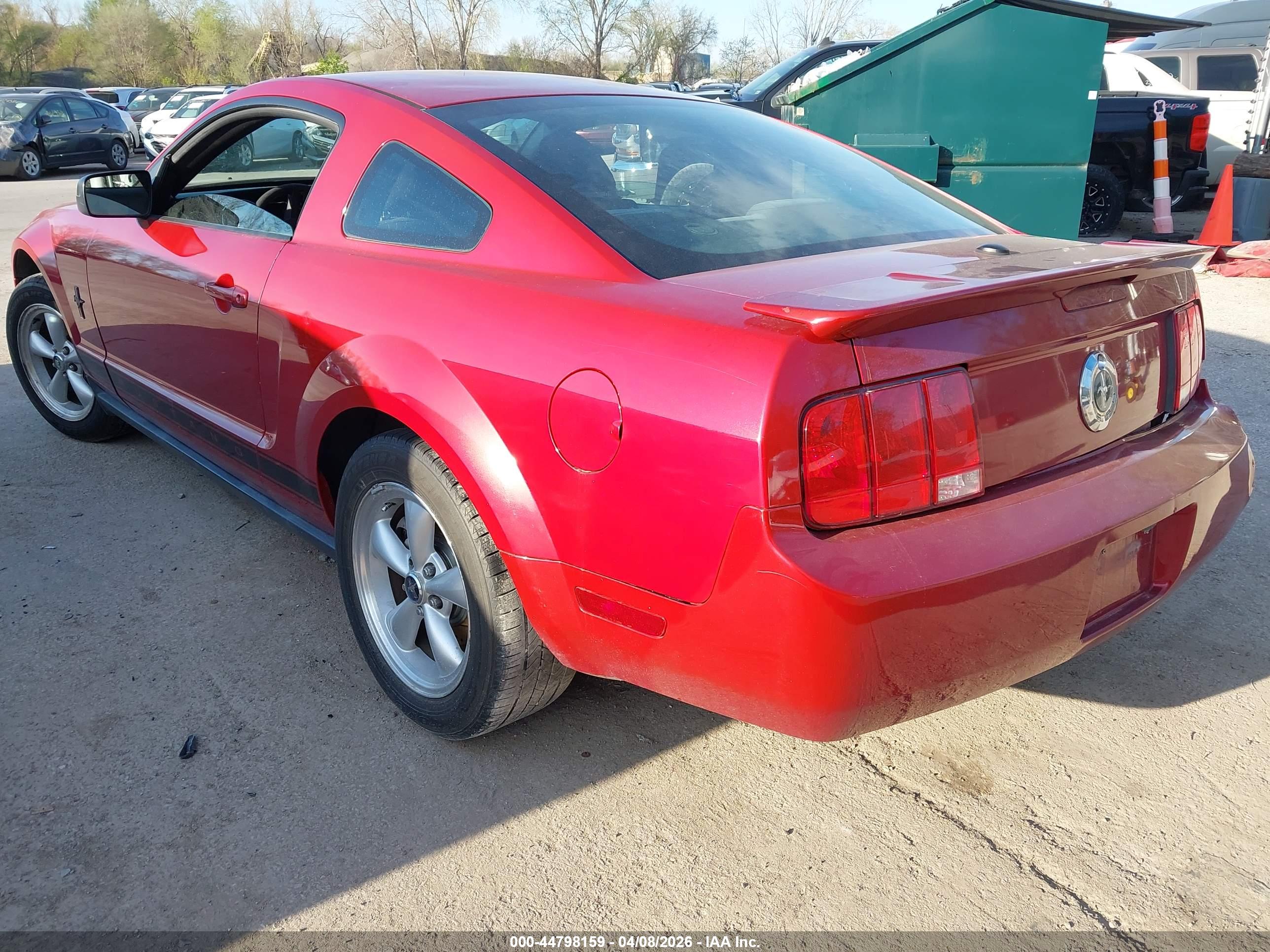 FORD MUSTANG image 3