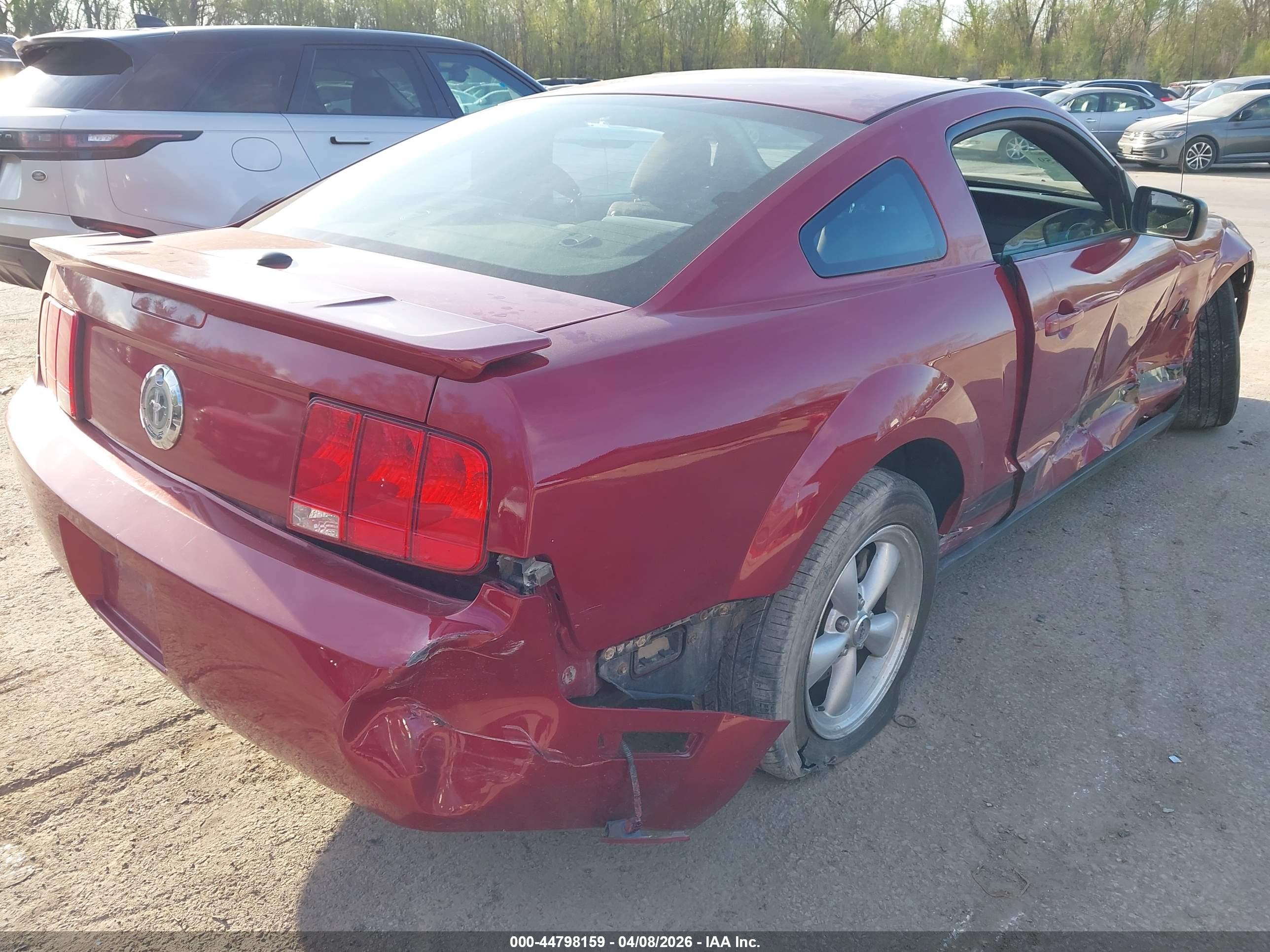 FORD MUSTANG image 4