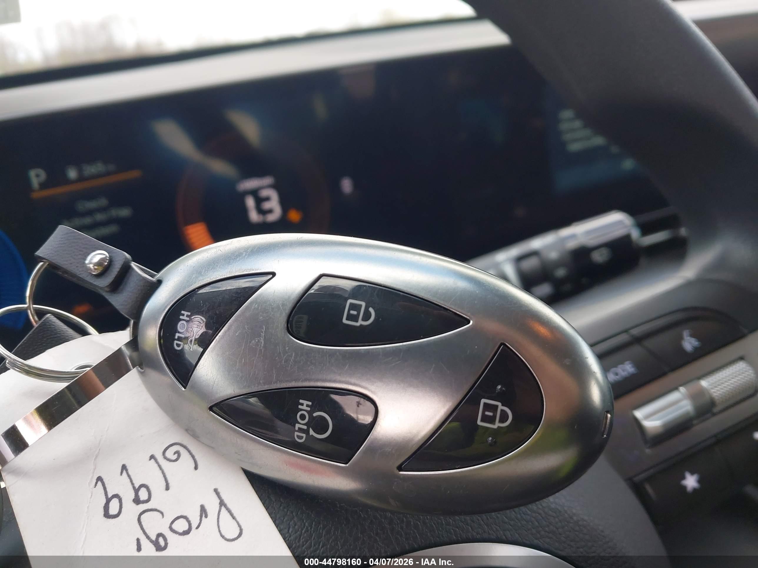 HYUNDAI KONA image 11