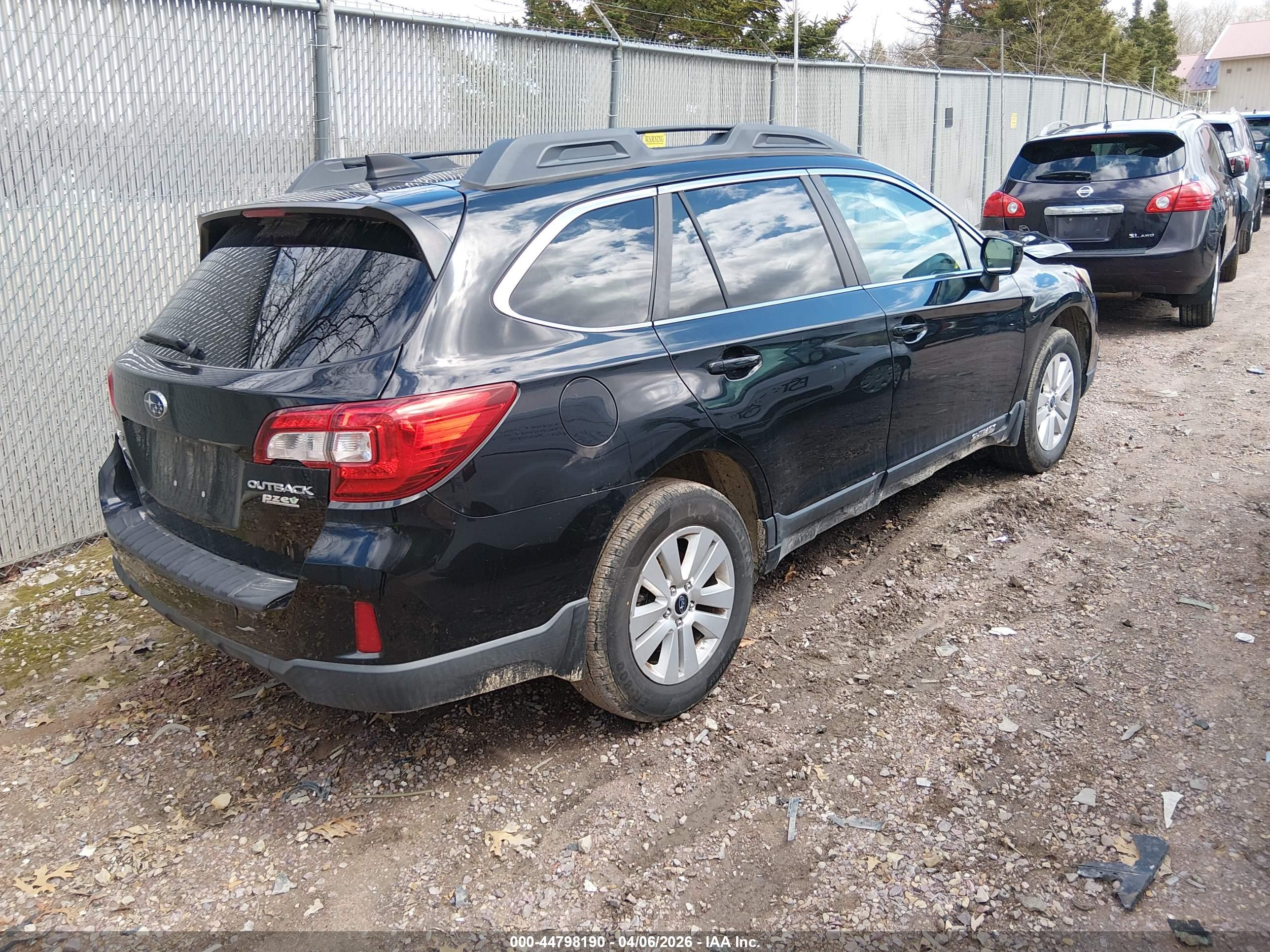 SUBARU OUTBACK image 4