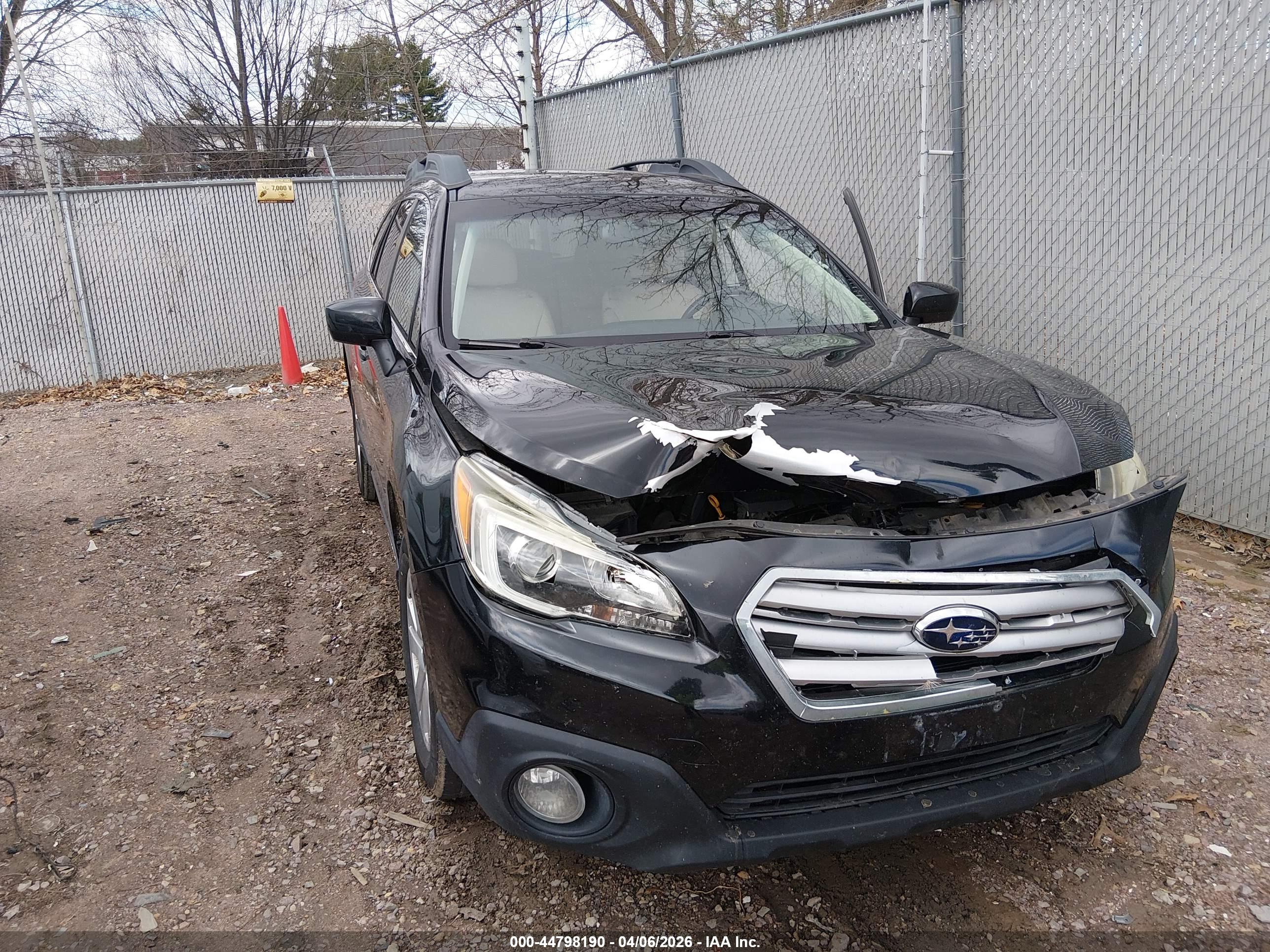 SUBARU OUTBACK image 6