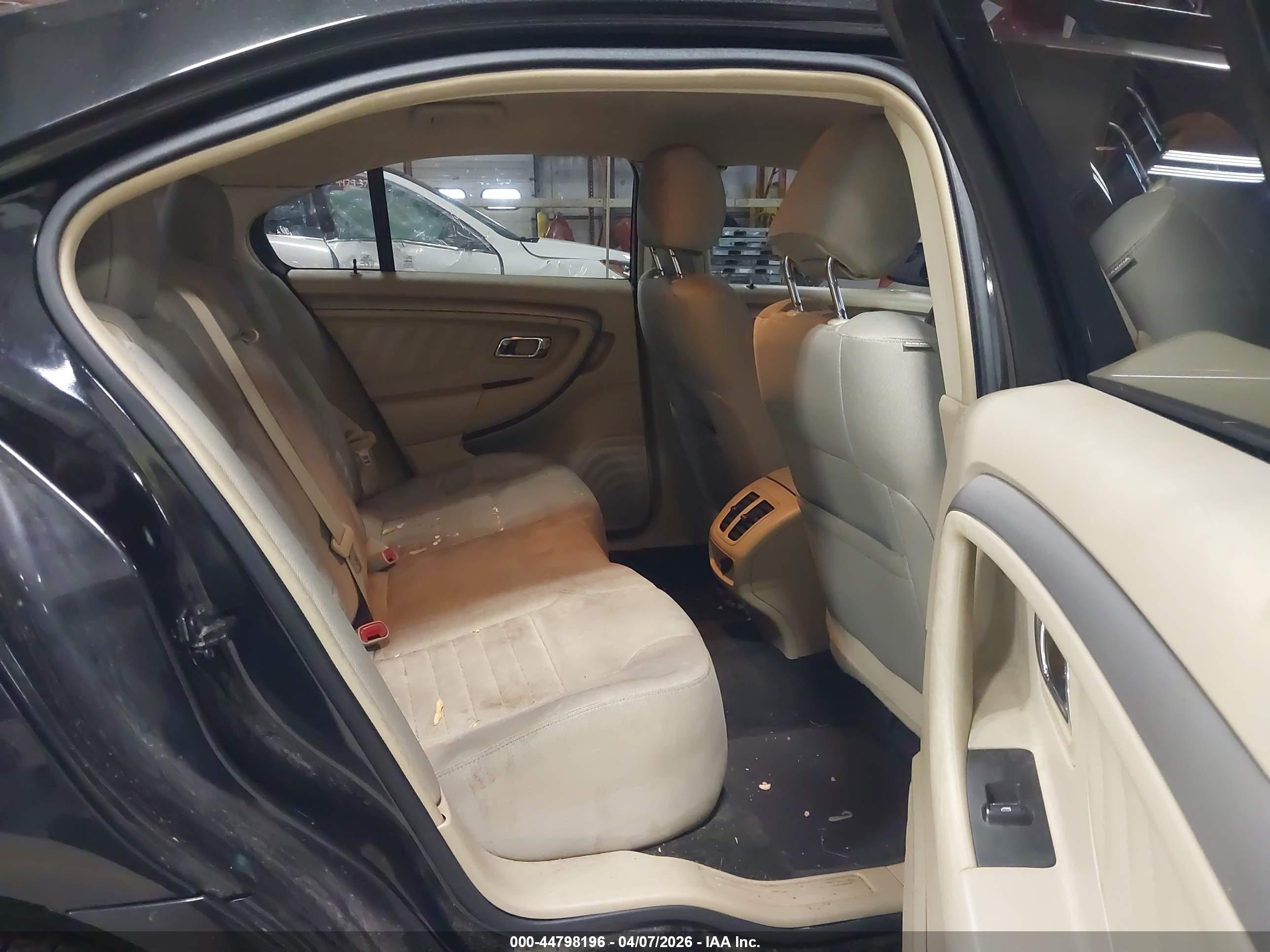 FORD TAURUS image 8