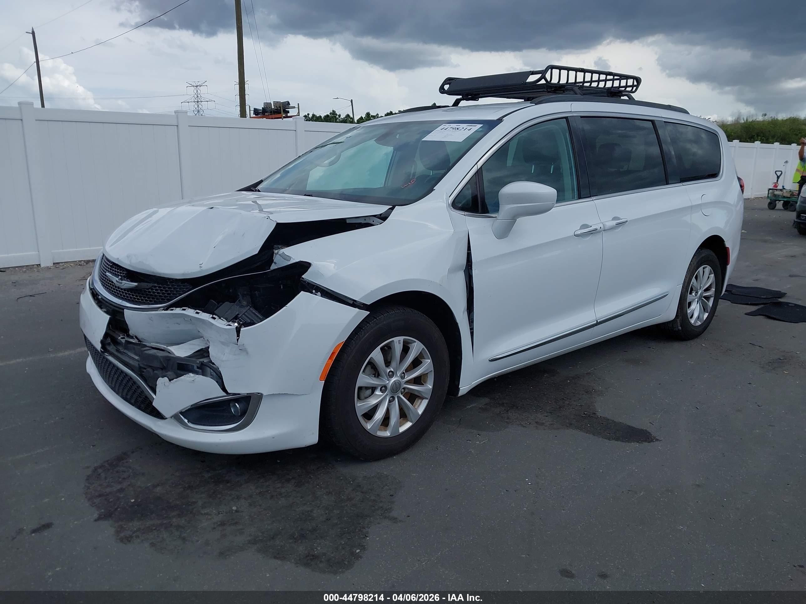 CHRYSLER PACIFICA image 2