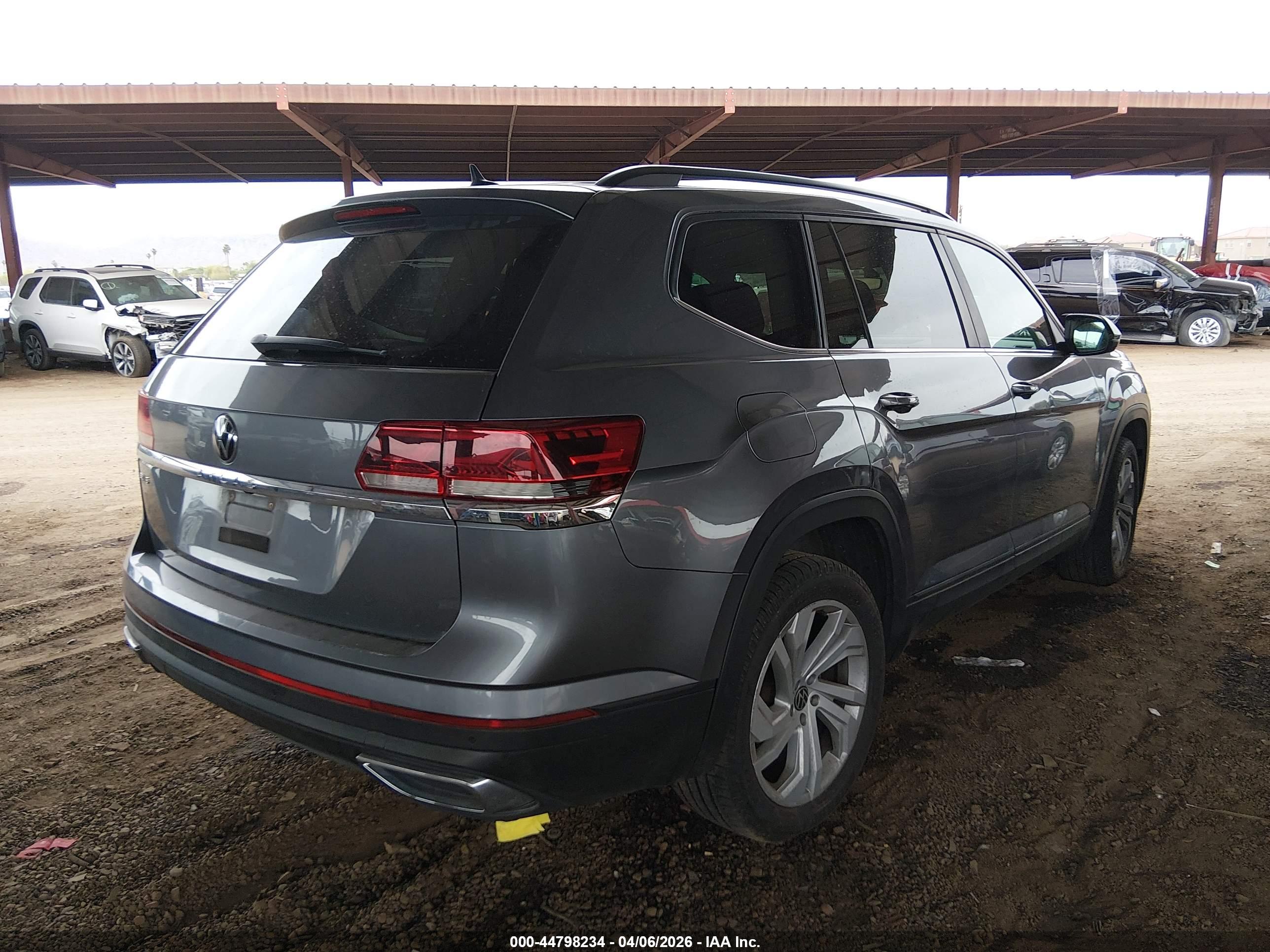 VOLKSWAGEN ATLAS image 4