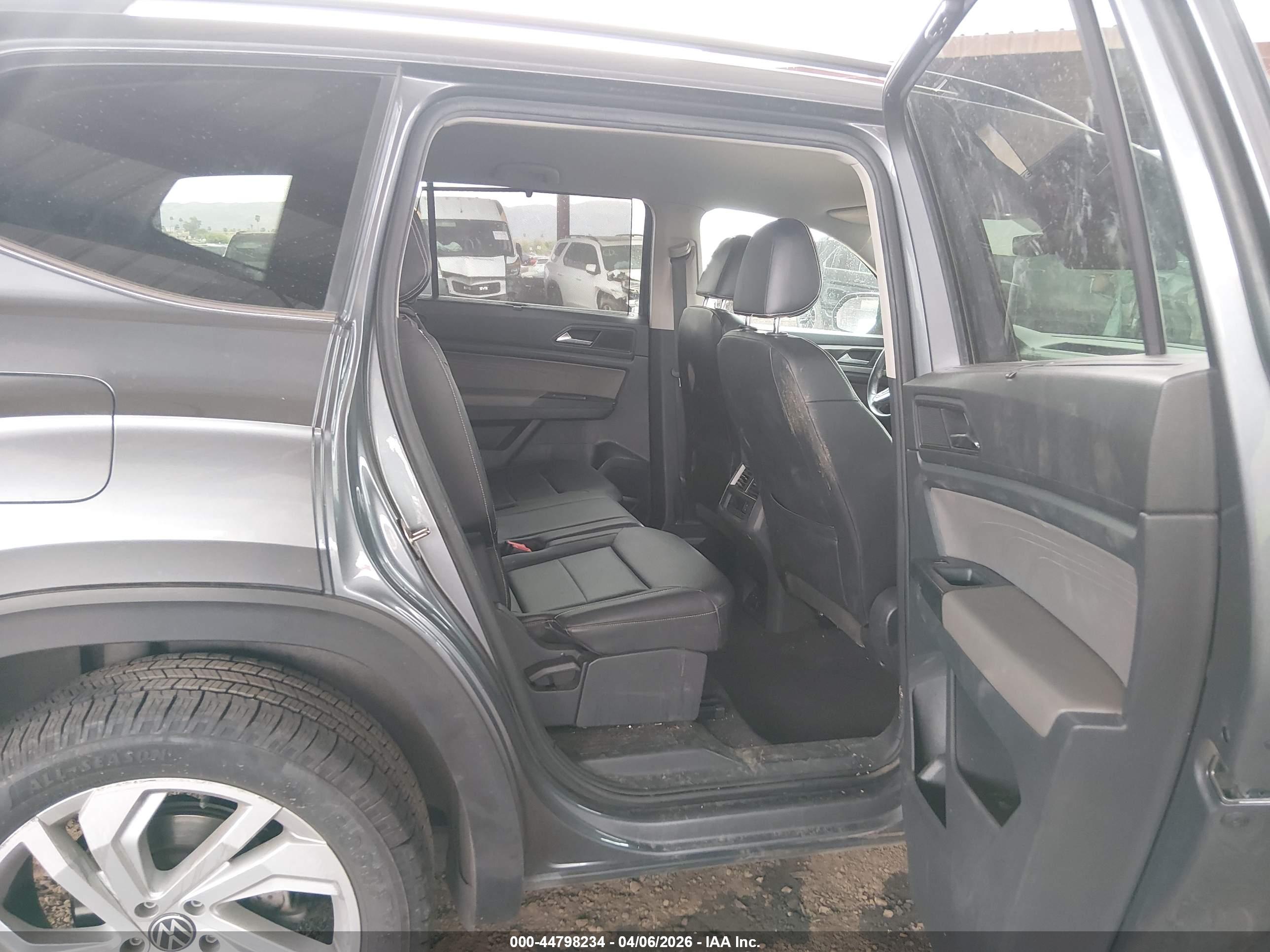 VOLKSWAGEN ATLAS image 8