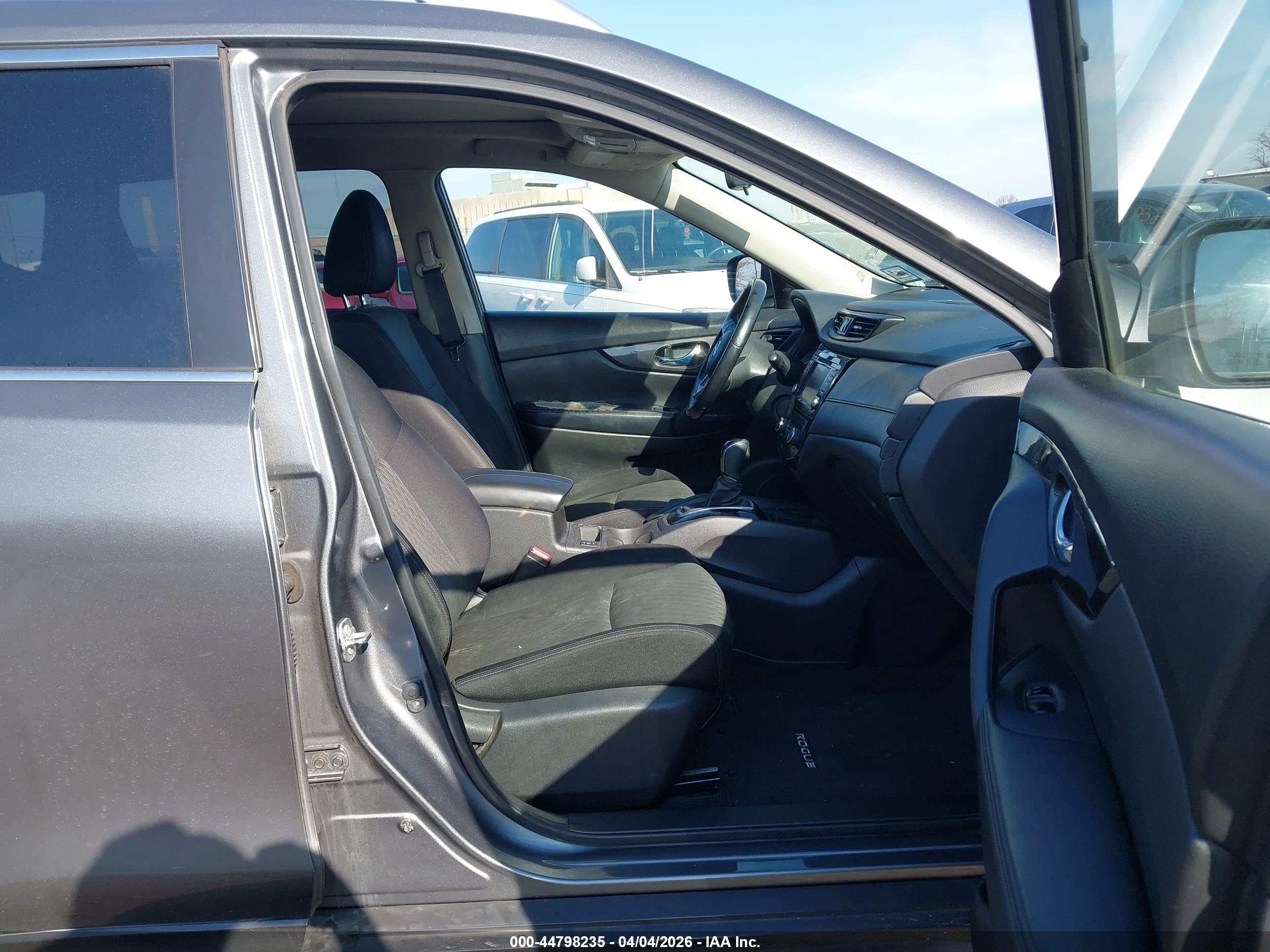 NISSAN ROGUE image 5