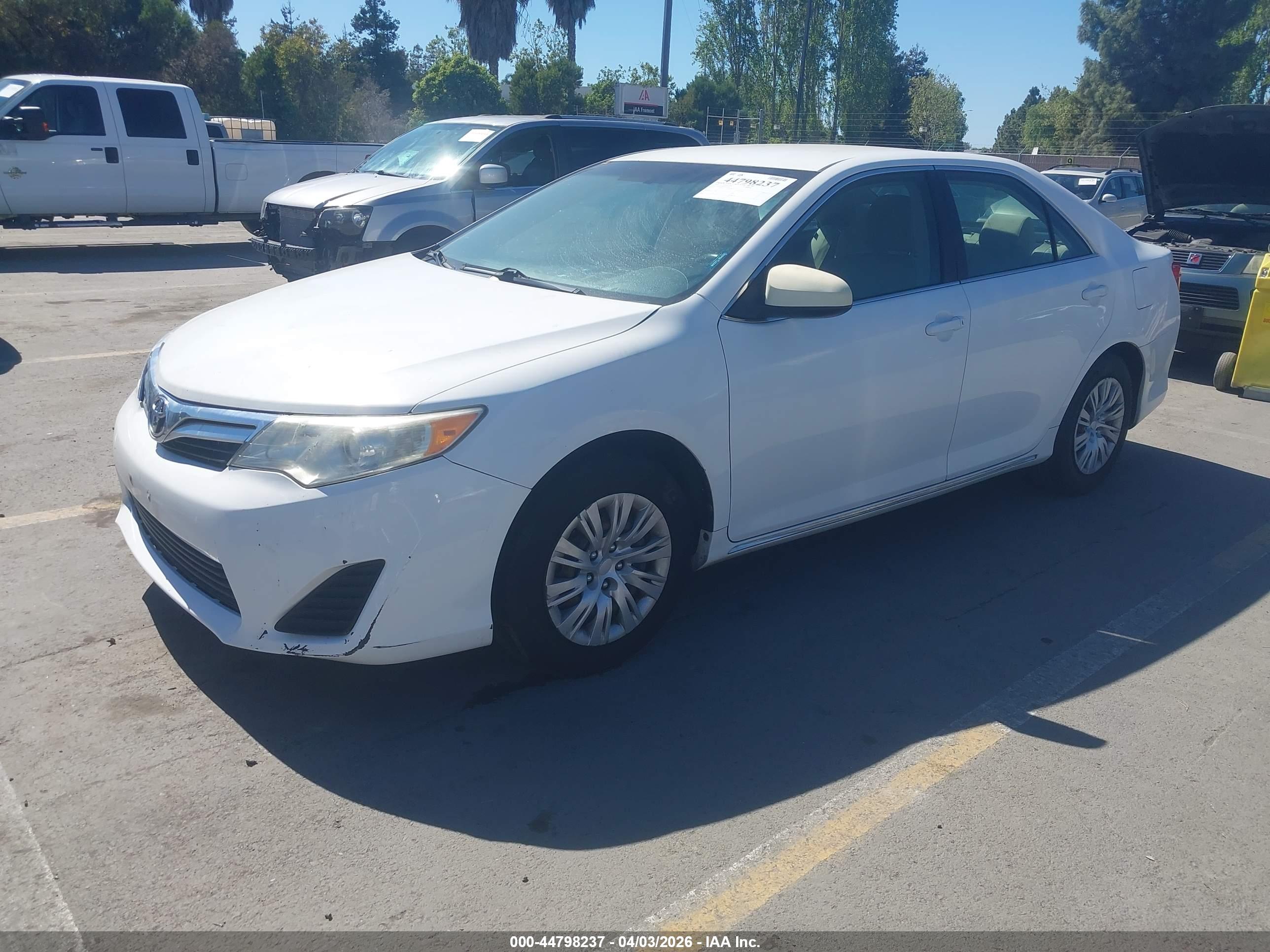 TOYOTA CAMRY image 2