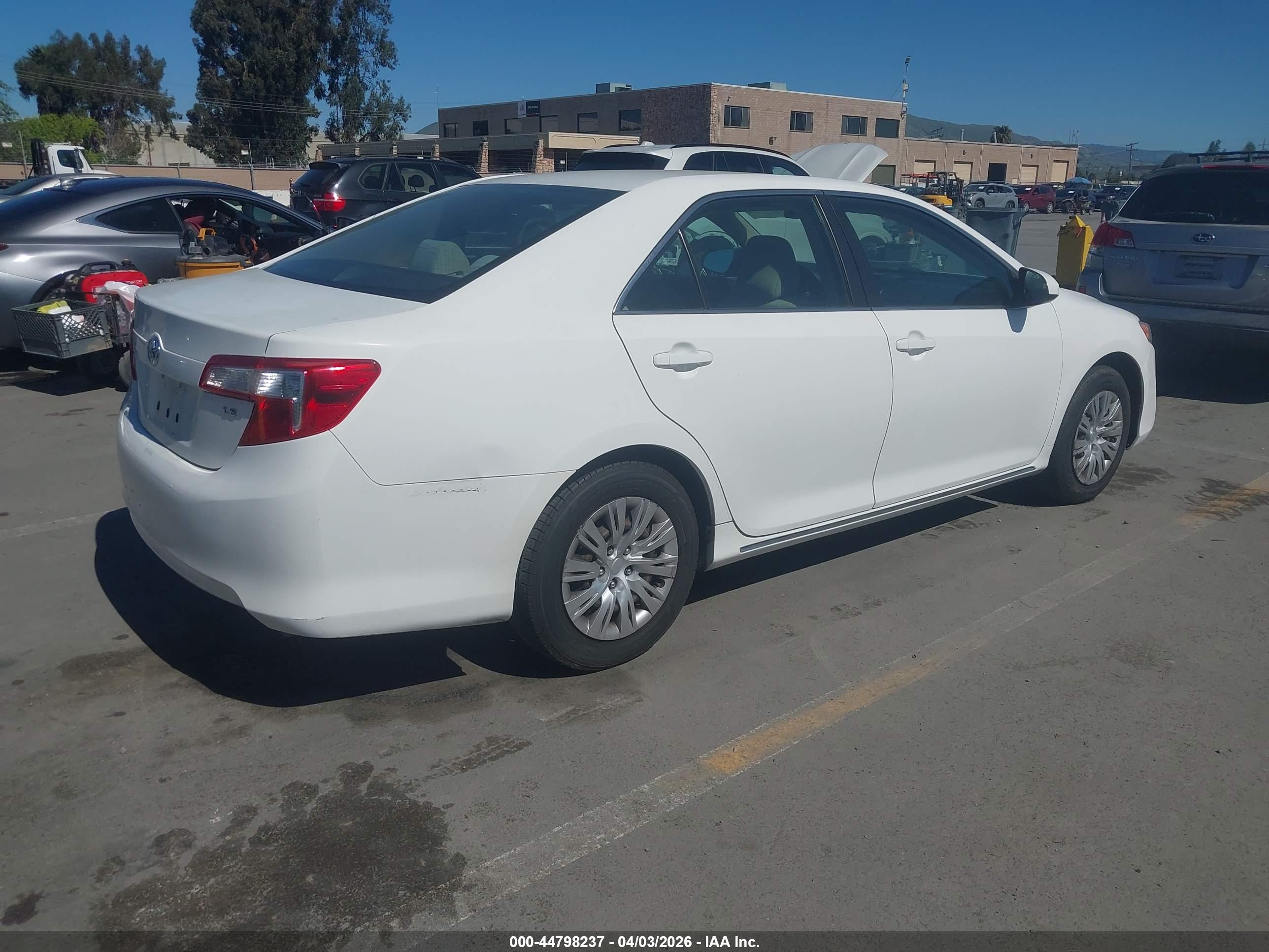 TOYOTA CAMRY image 4