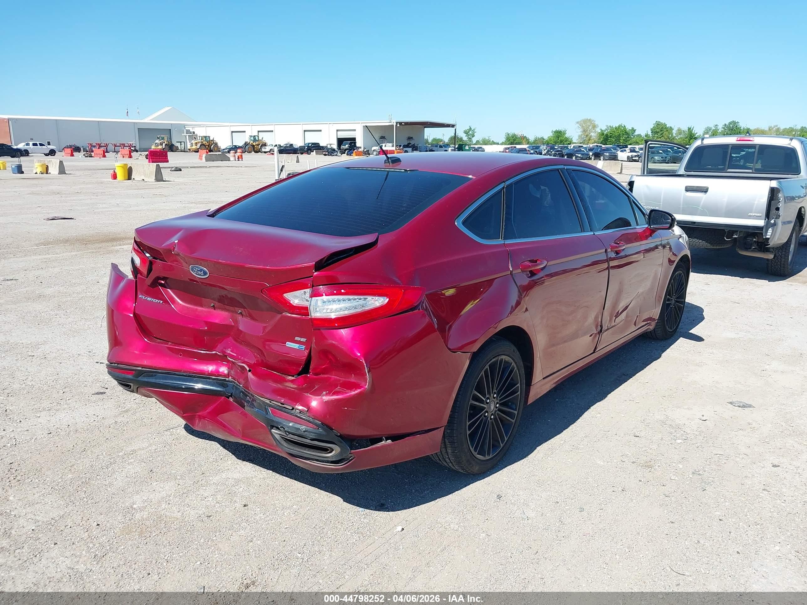 FORD FUSION image 4