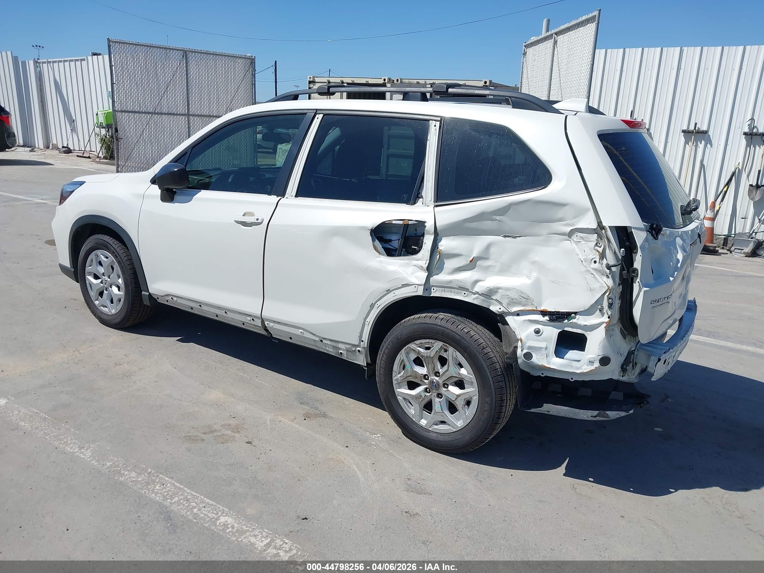 SUBARU FORESTER image 3