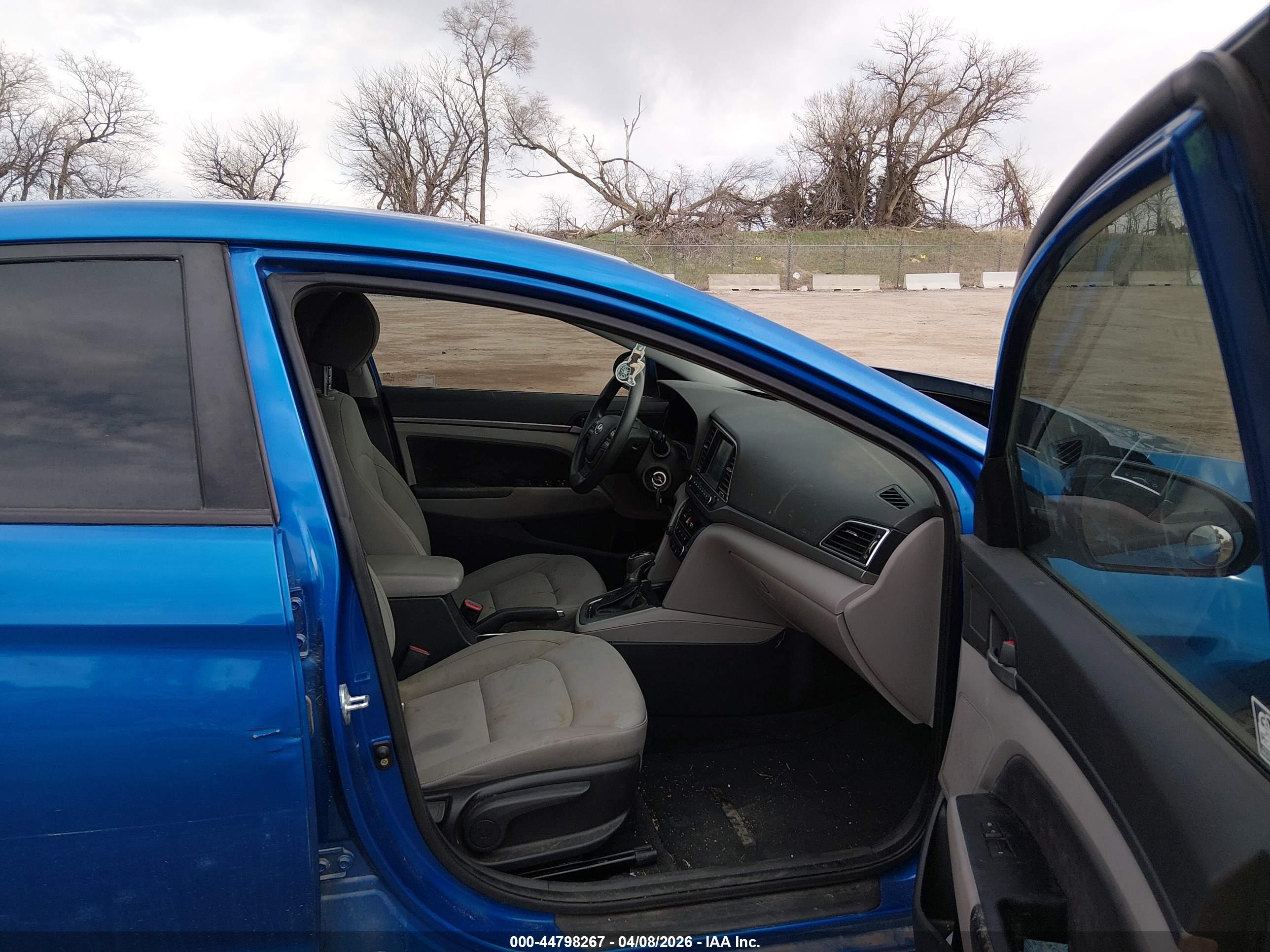 HYUNDAI ELANTRA image 5