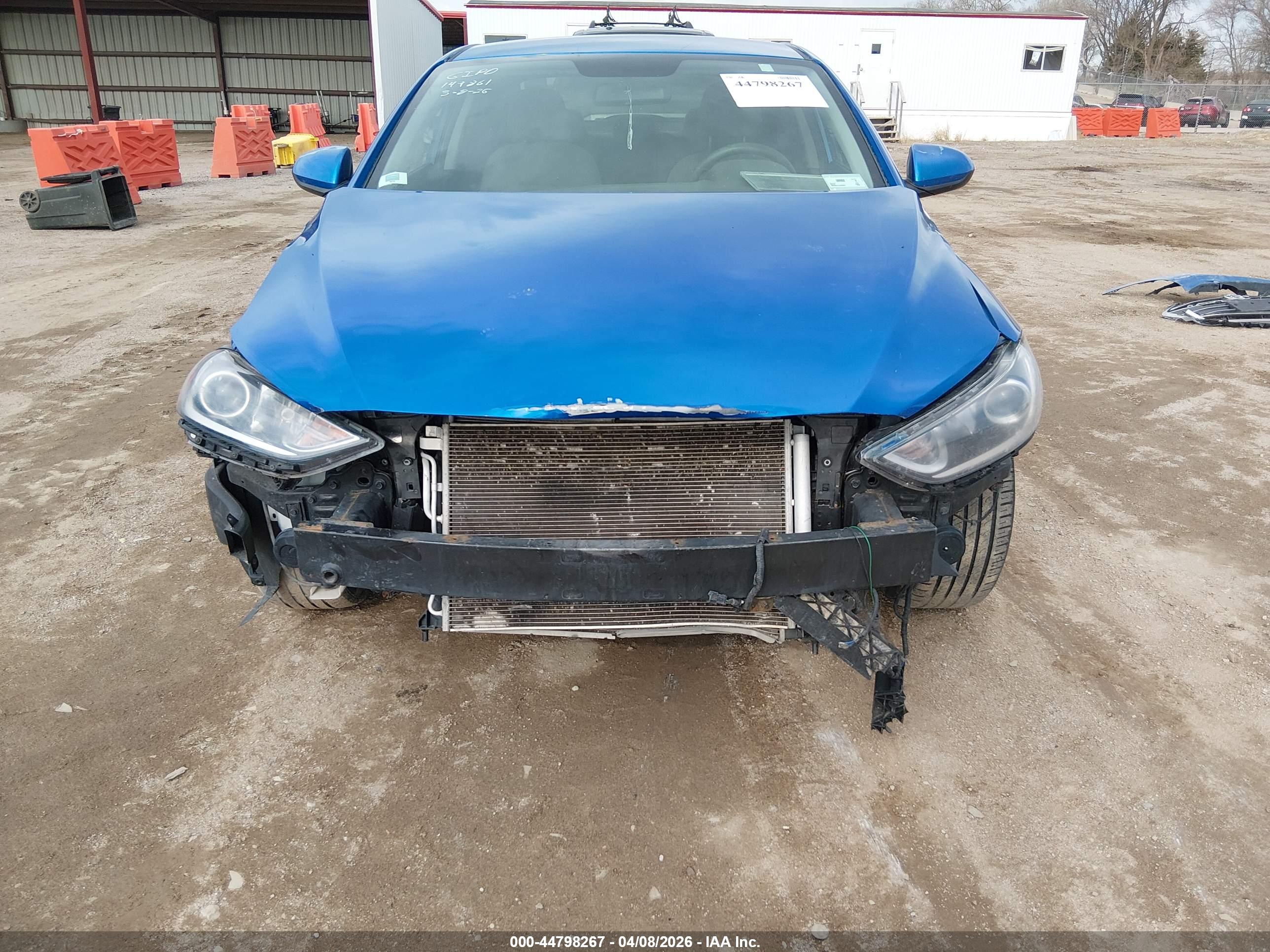 HYUNDAI ELANTRA image 6