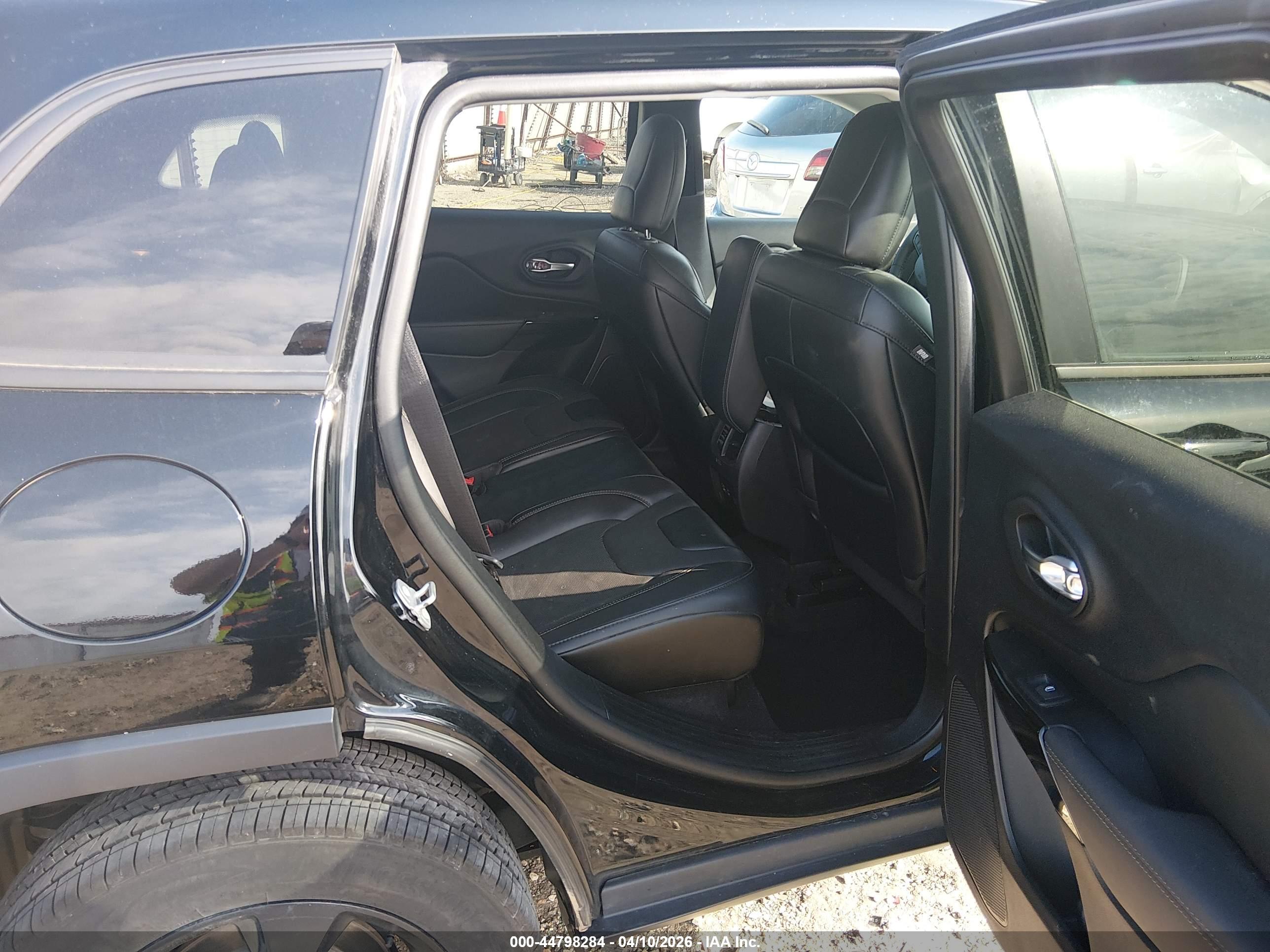JEEP CHEROKEE image 8