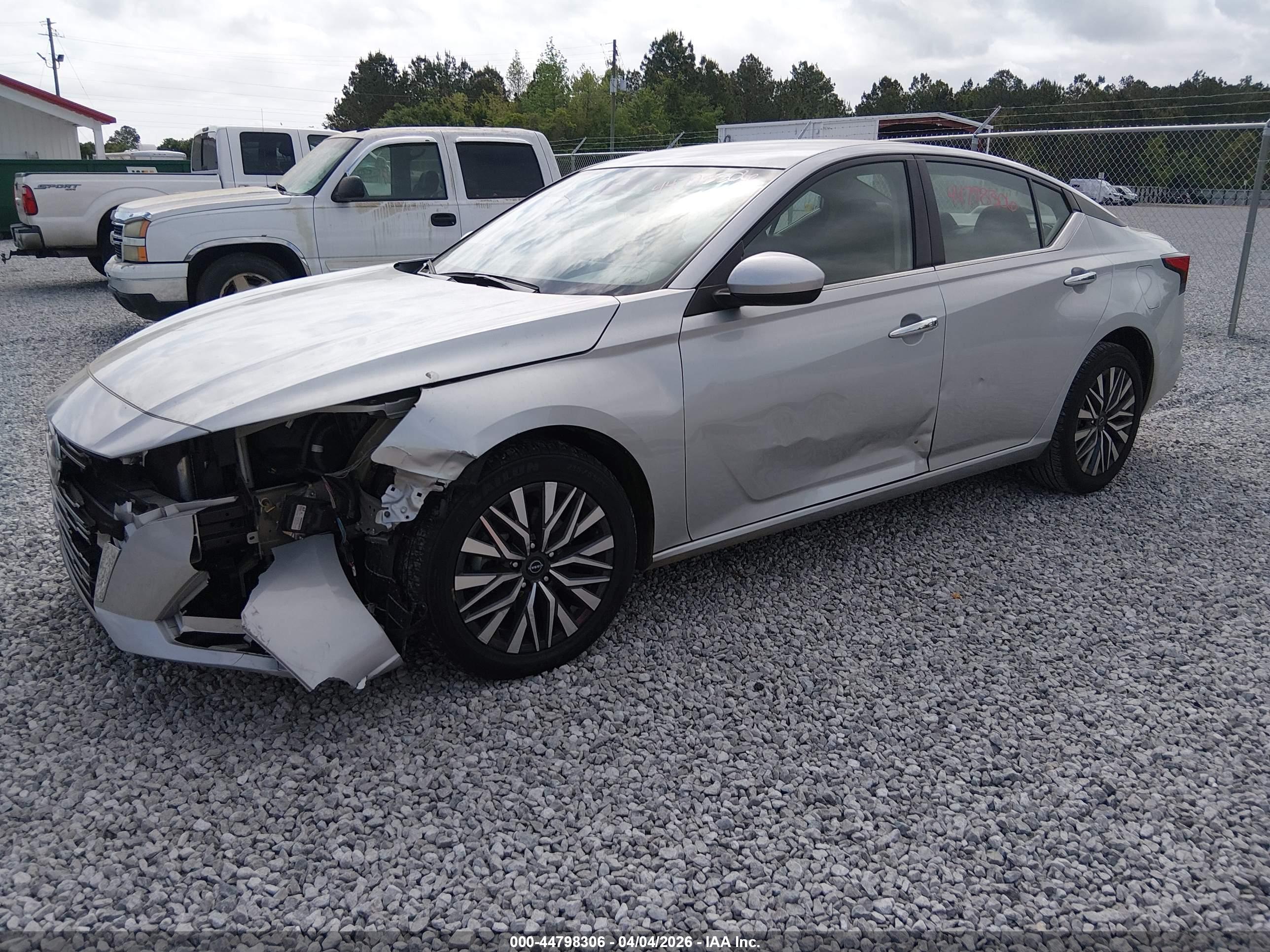 NISSAN ALTIMA image 2