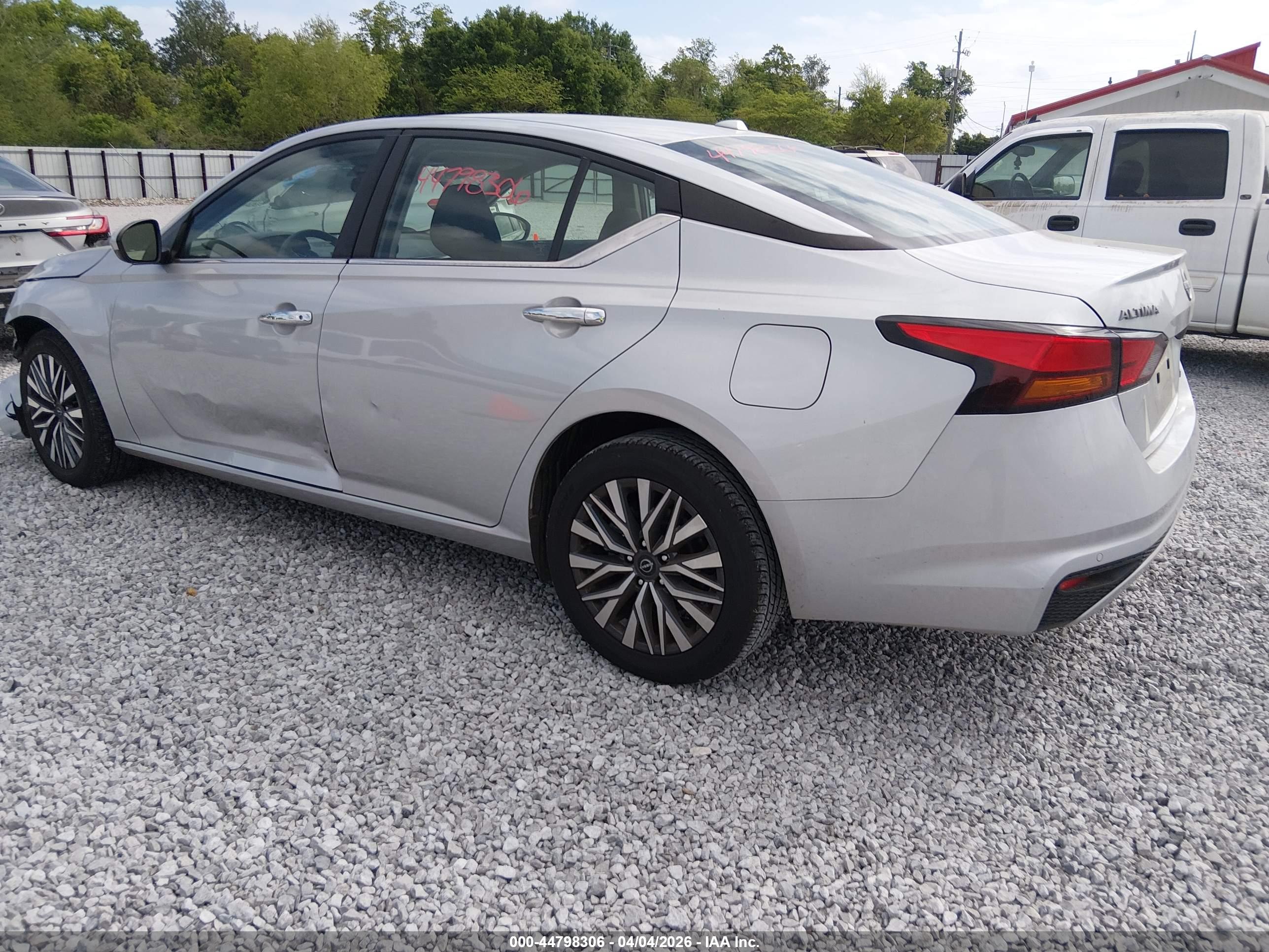 NISSAN ALTIMA image 3