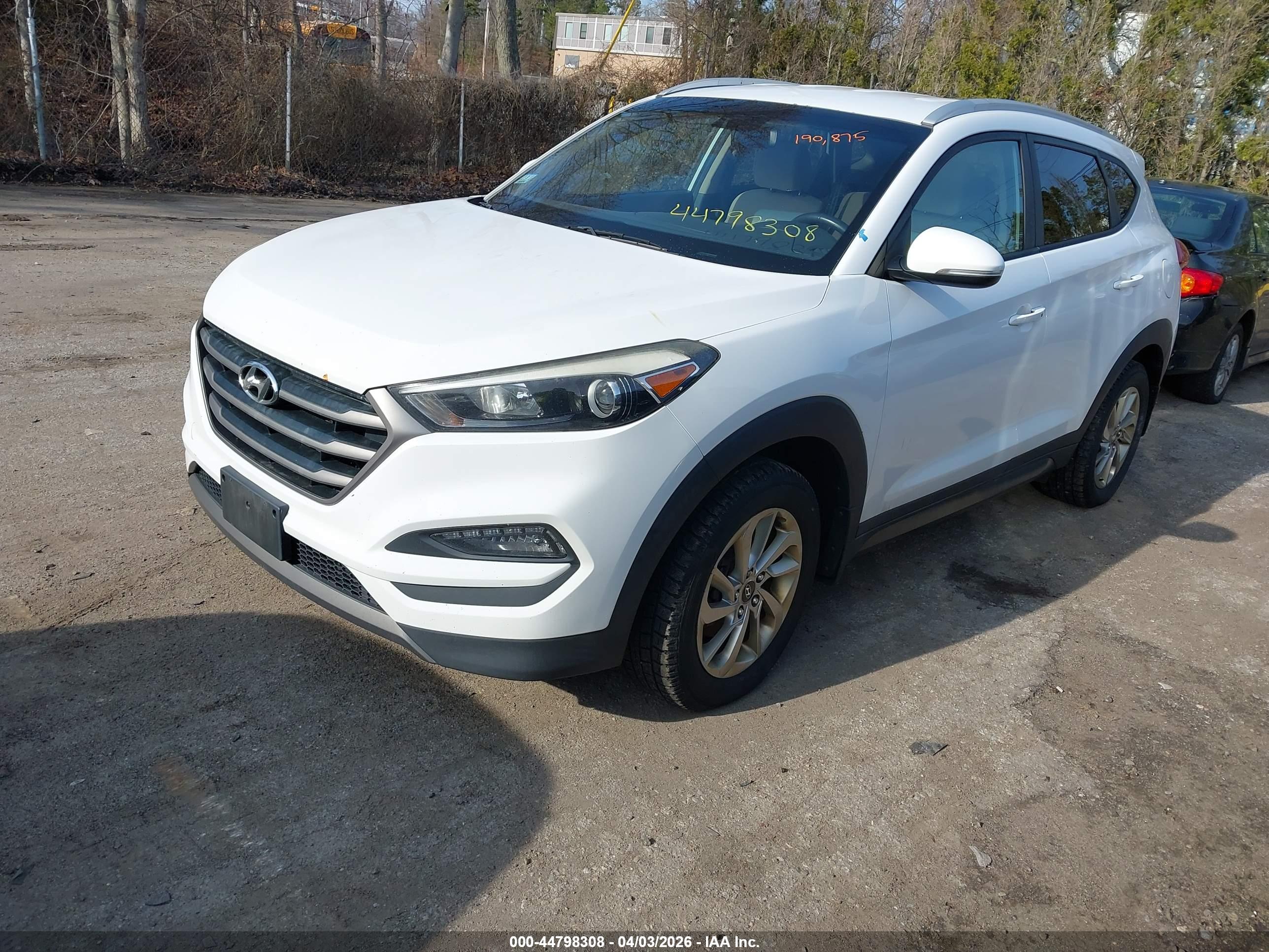 HYUNDAI TUCSON image 2