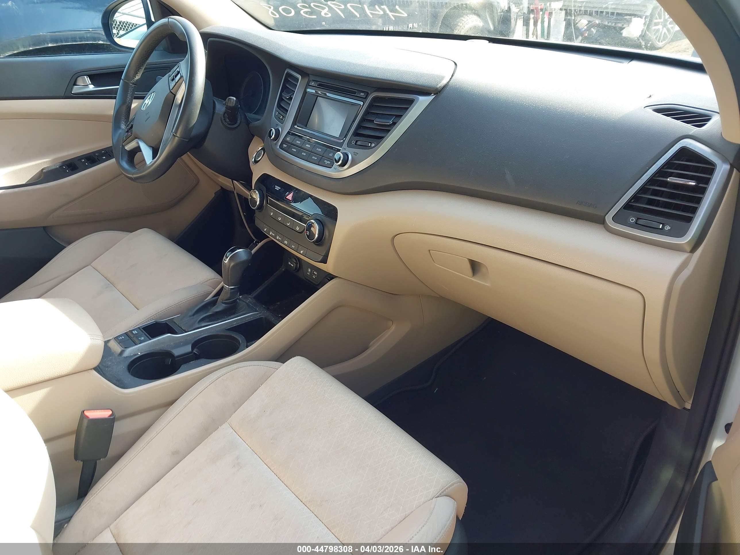 HYUNDAI TUCSON image 5