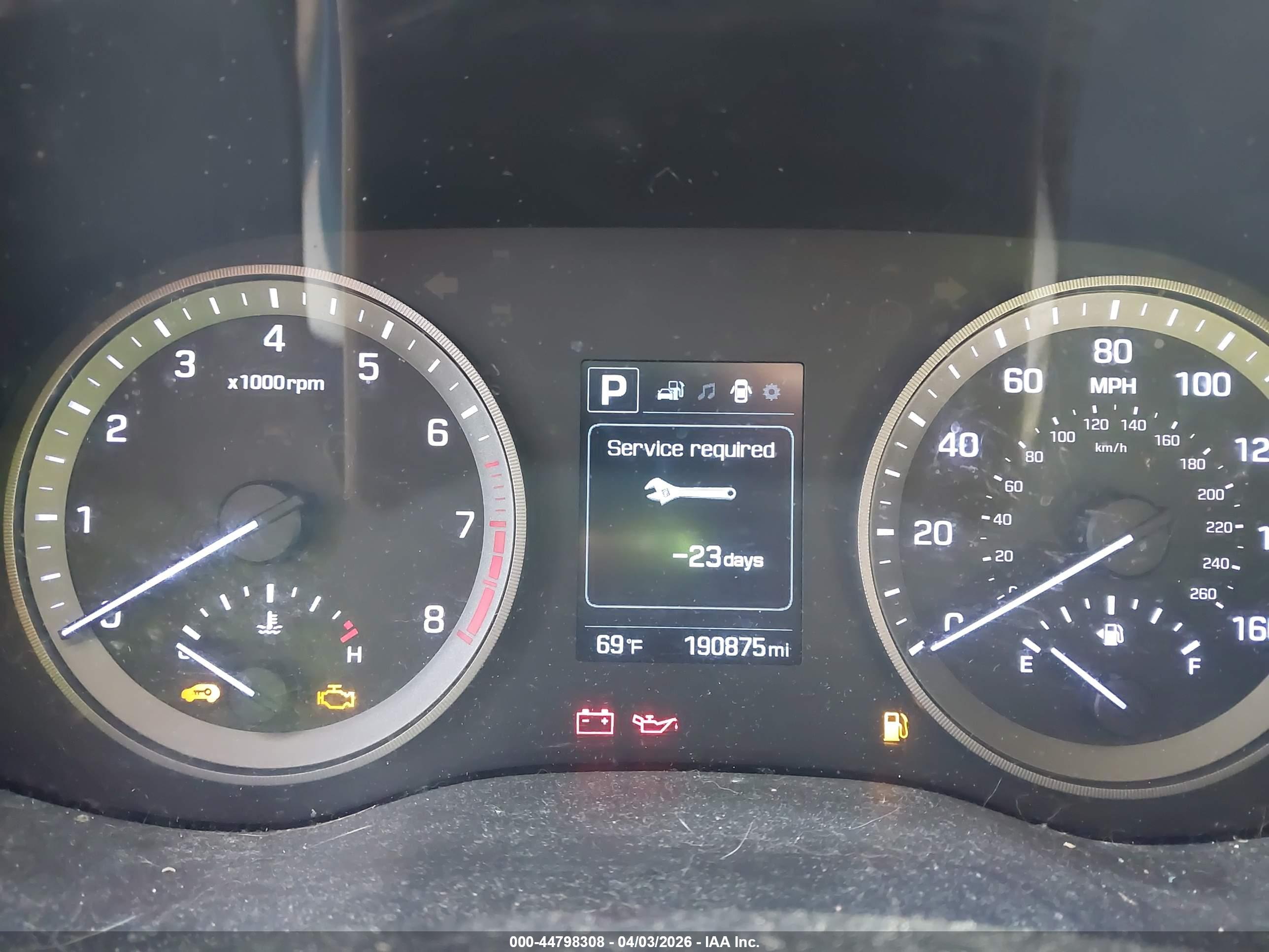 HYUNDAI TUCSON image 7