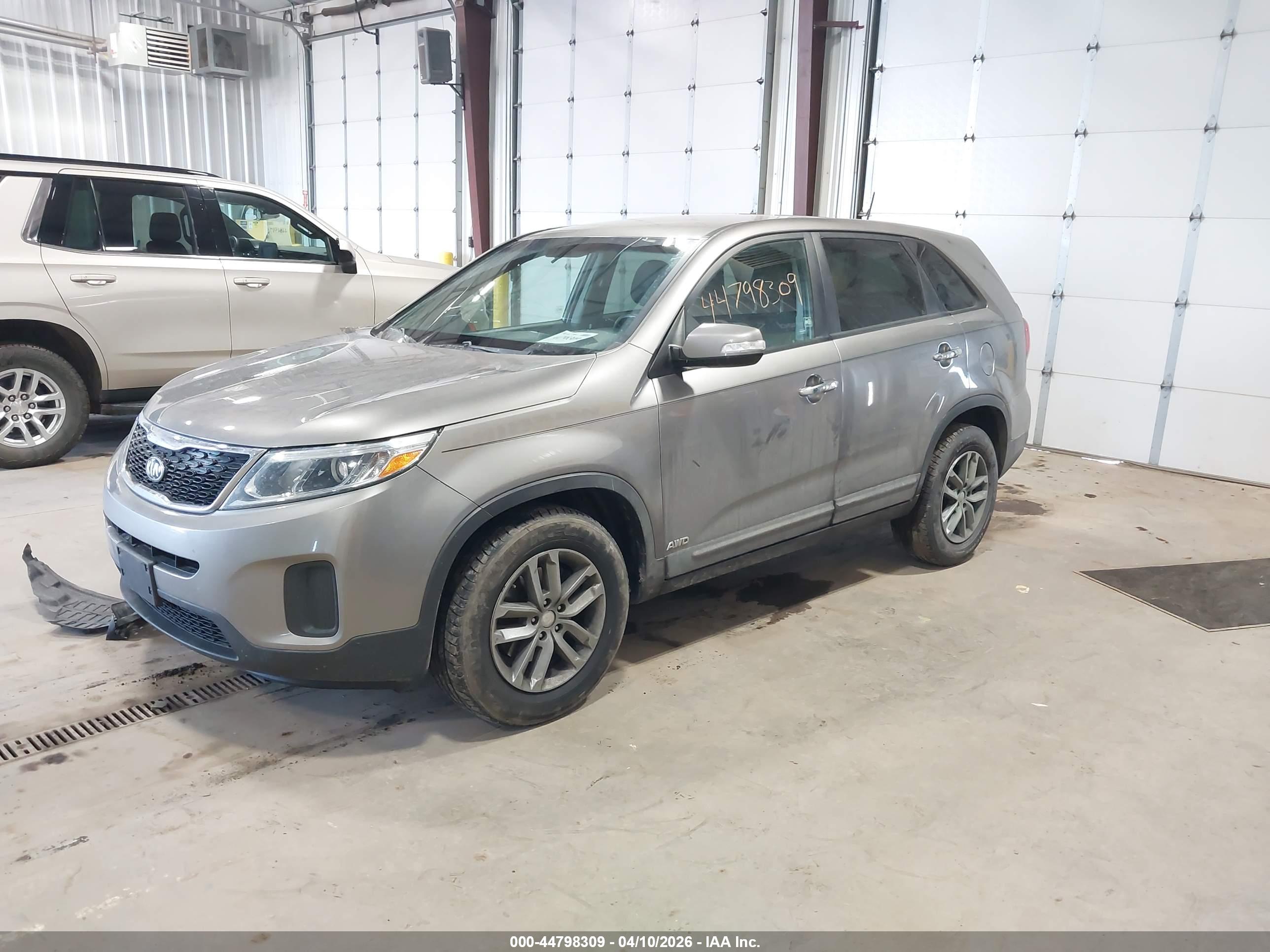 KIA SORENTO image 2