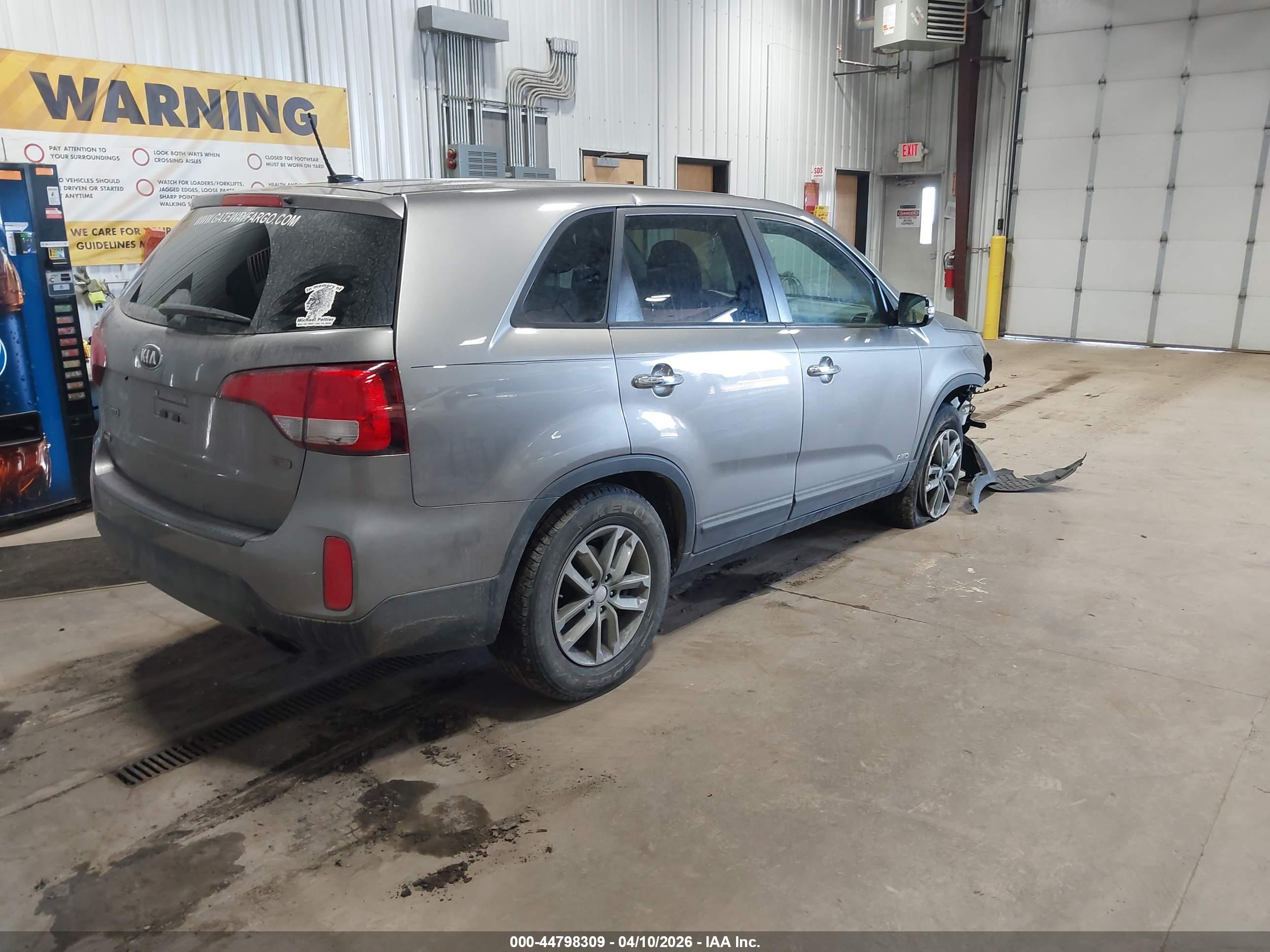 KIA SORENTO image 4