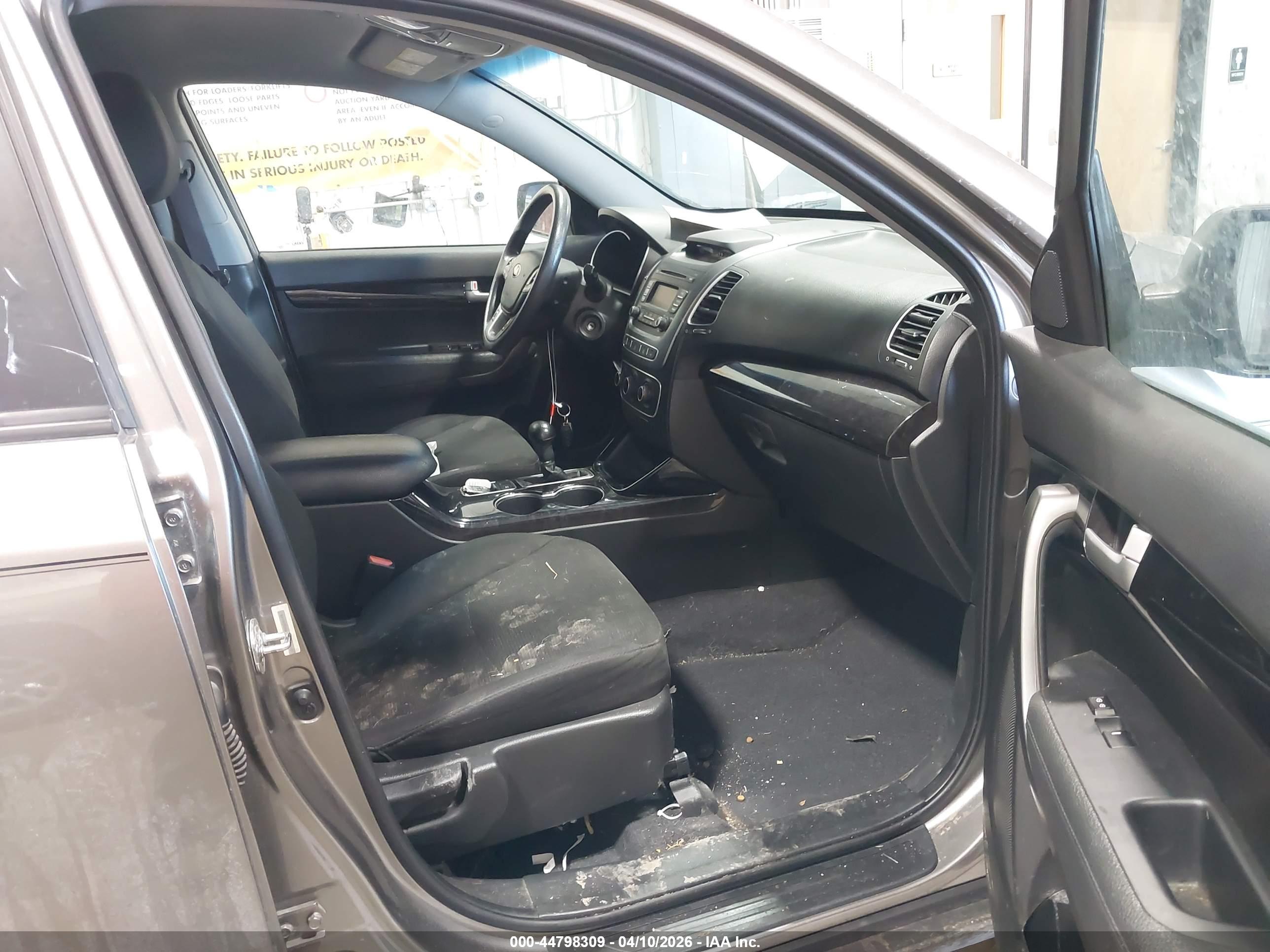 KIA SORENTO image 5