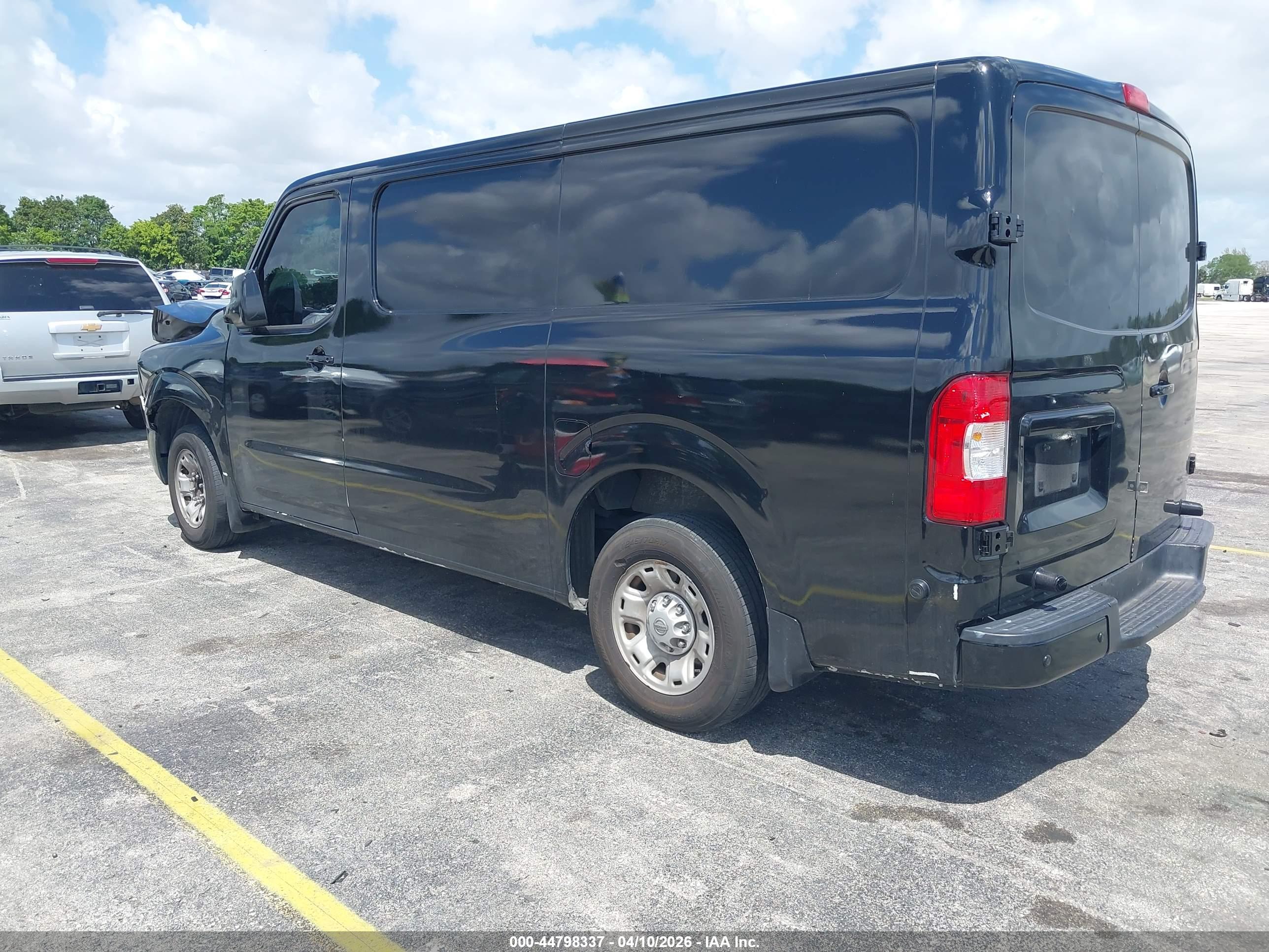 NISSAN NV image 3