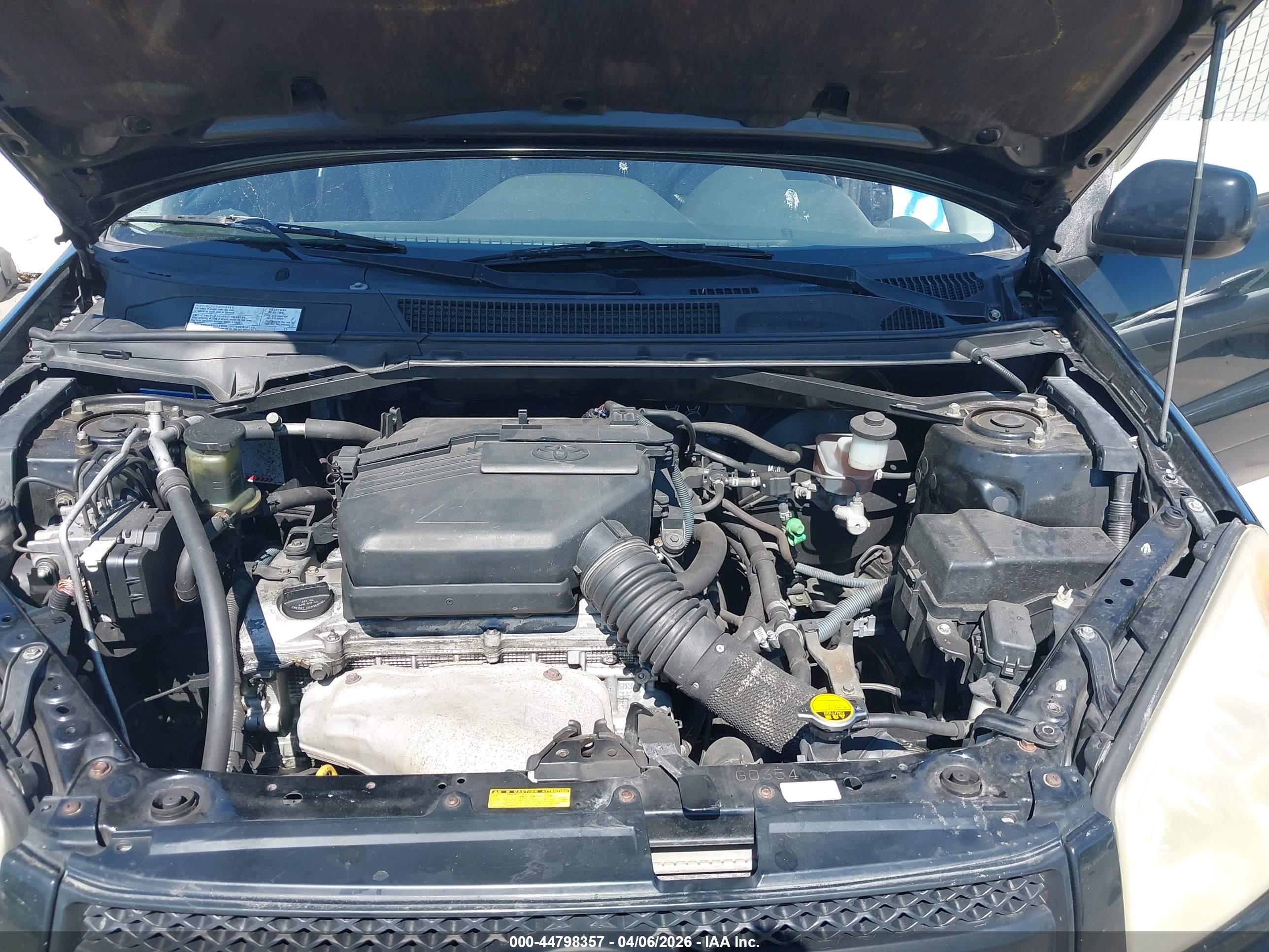 TOYOTA RAV4 image 10