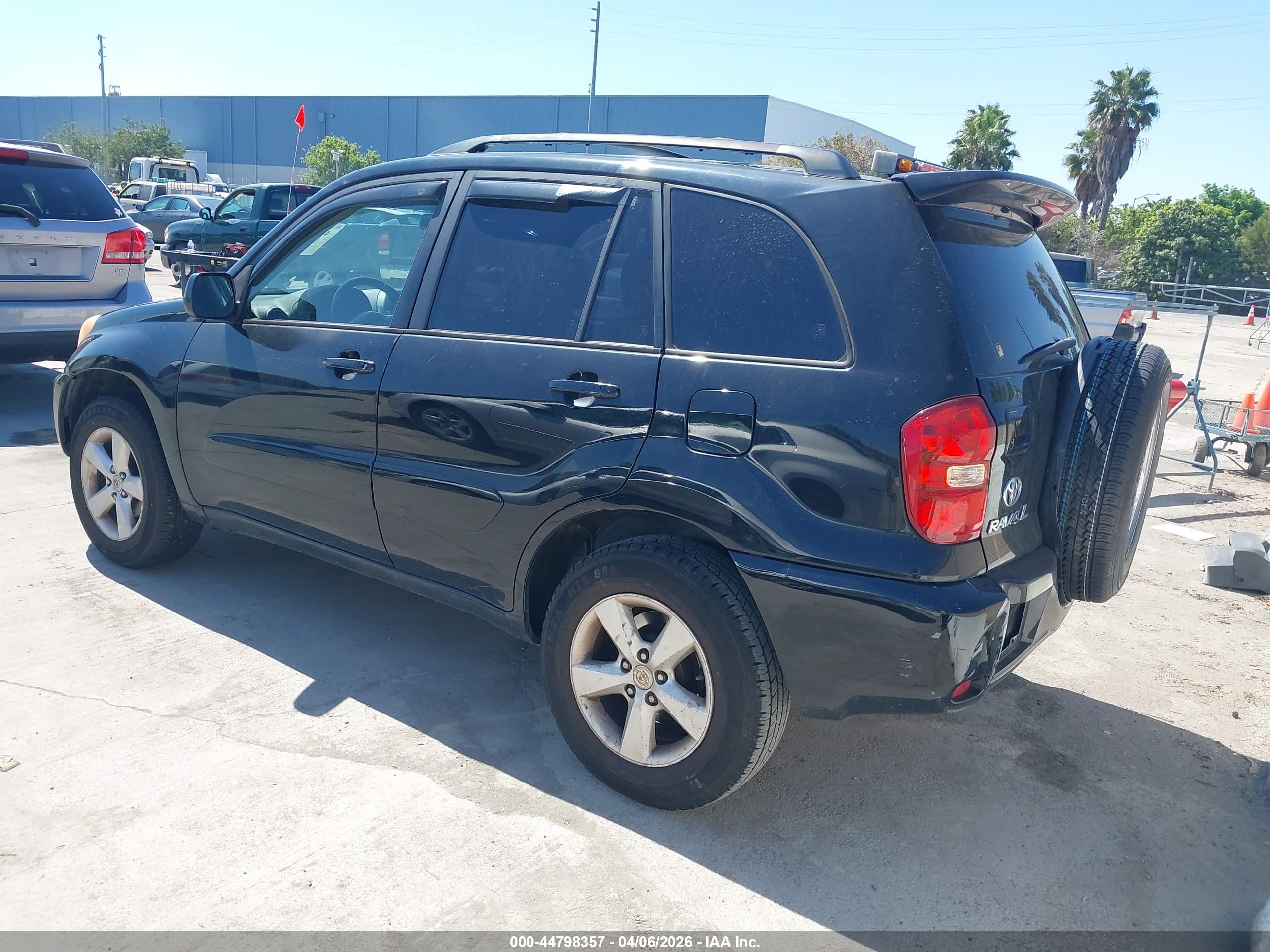 TOYOTA RAV4 image 3