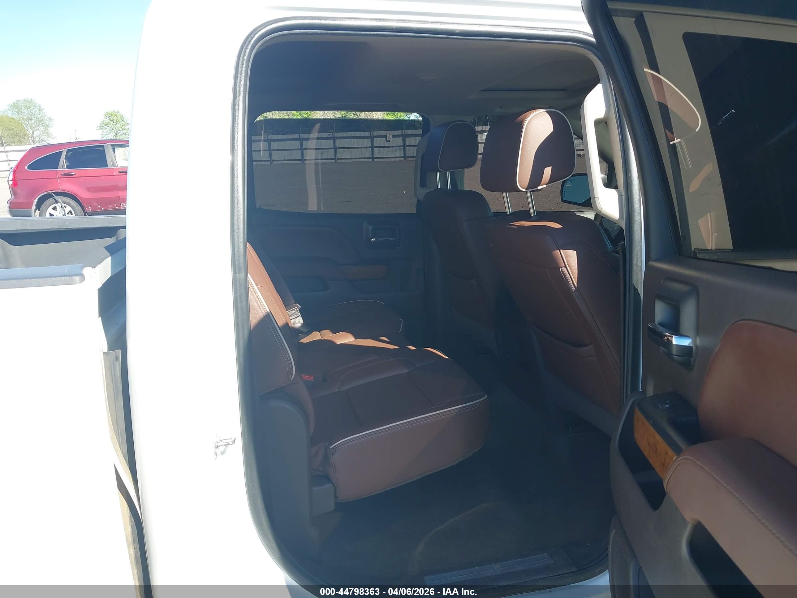CHEVROLET SILVERADO image 8