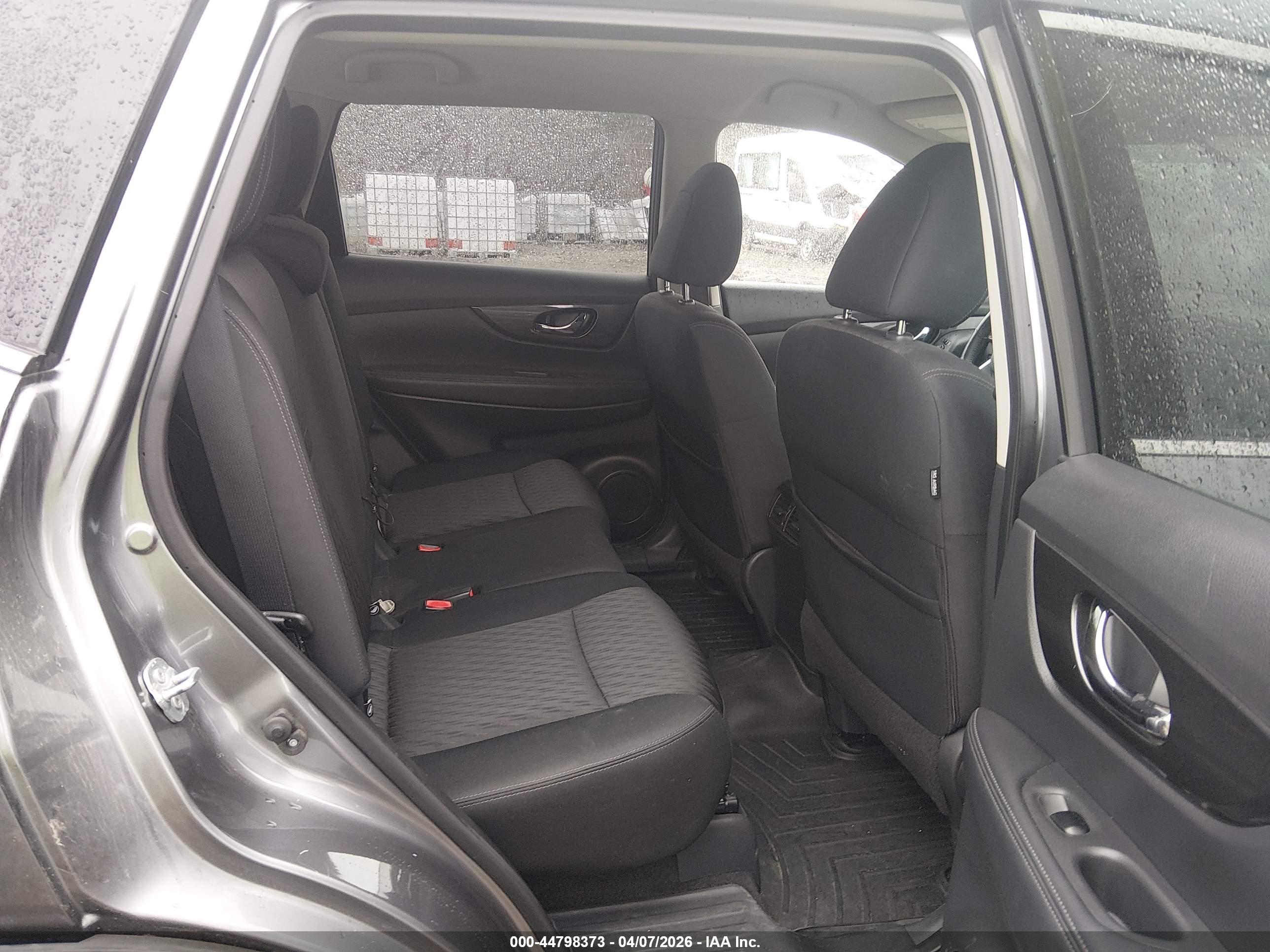NISSAN ROGUE image 8