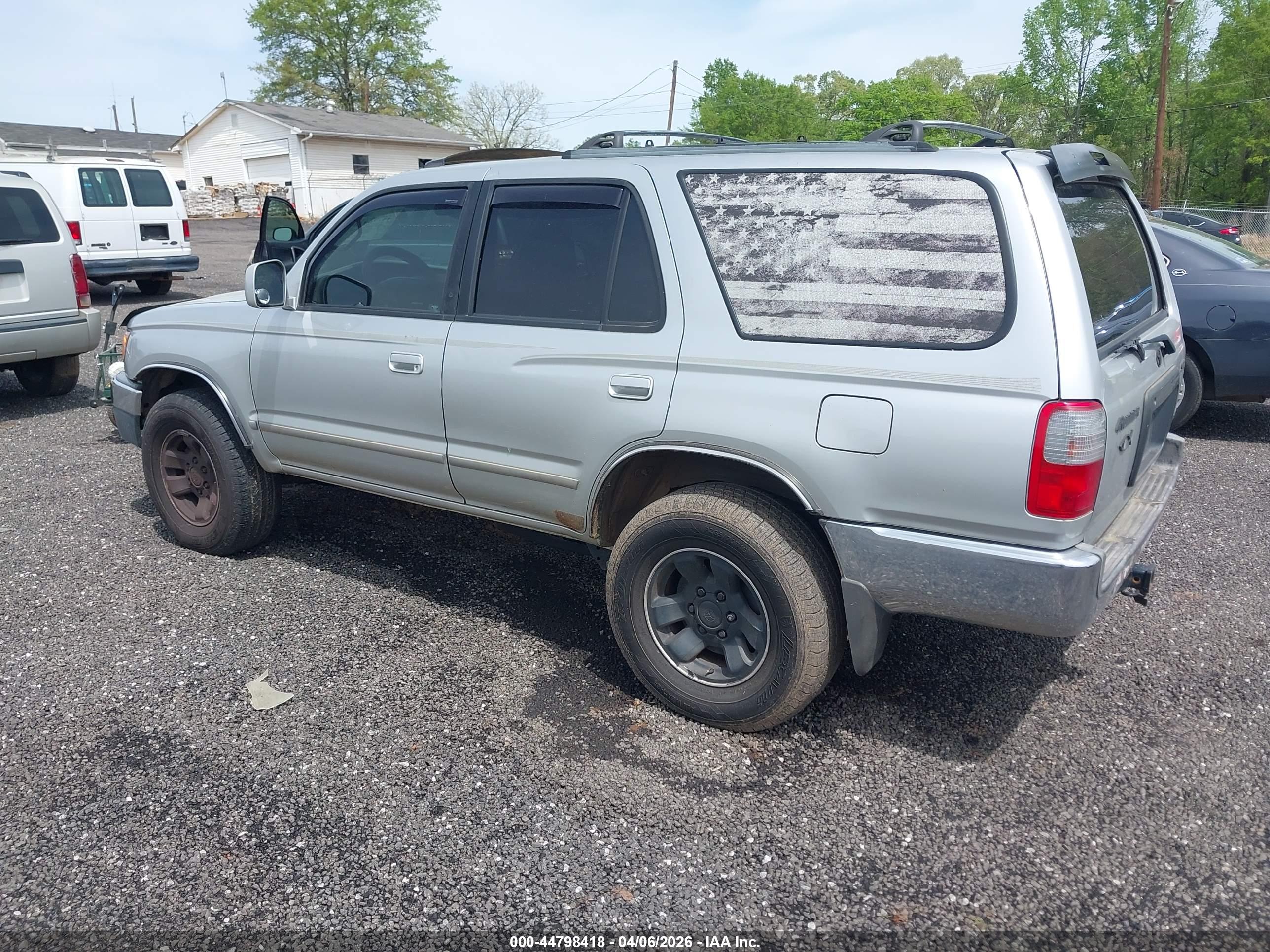 TOYOTA 4RUNNER image 3