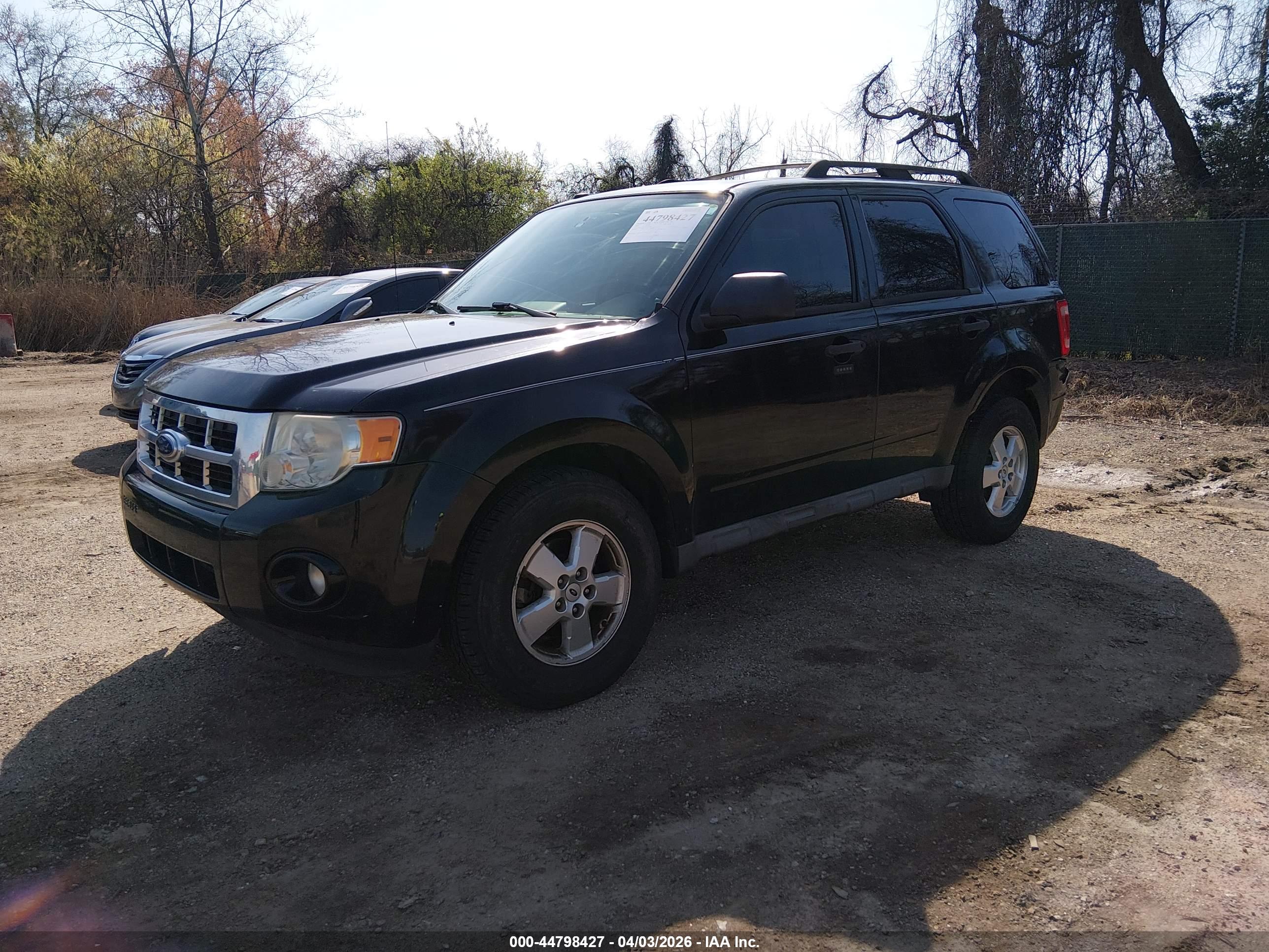 FORD ESCAPE image 2