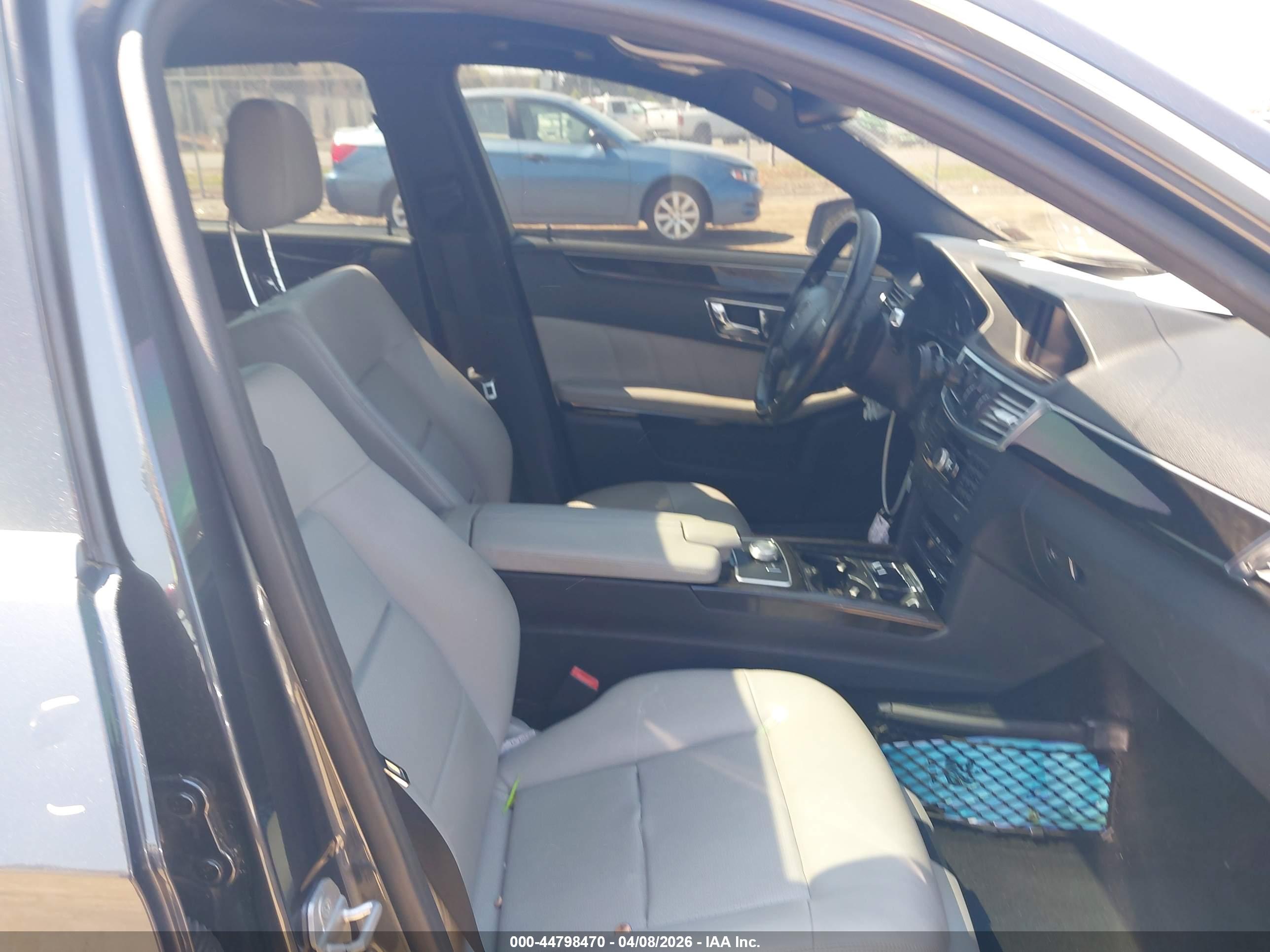 MERCEDES-BENZ E image 5
