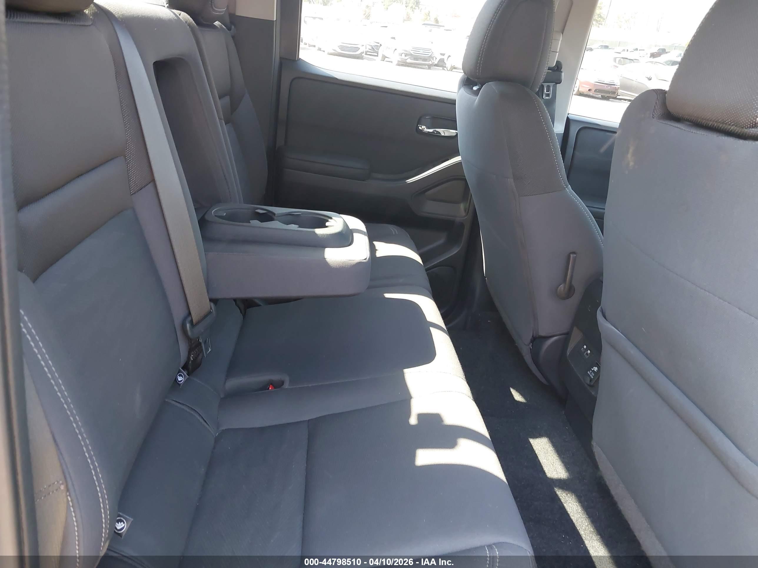 NISSAN FRONTIER image 8
