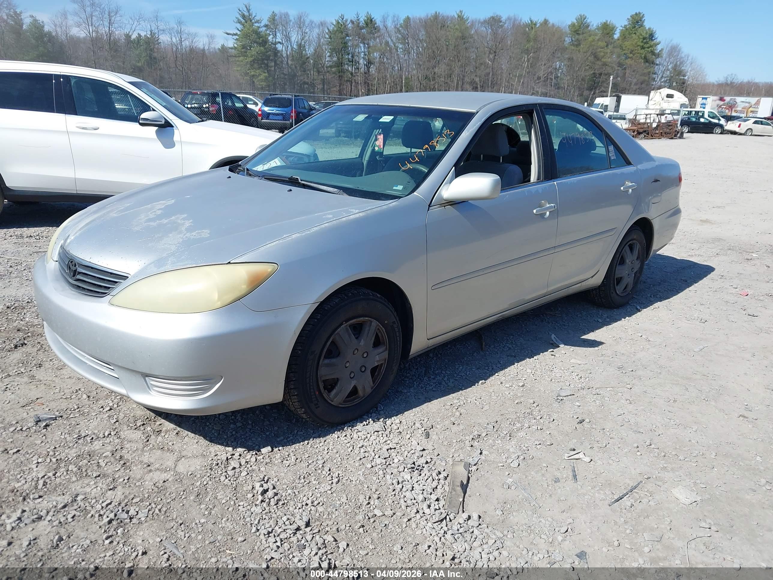 TOYOTA CAMRY image 2