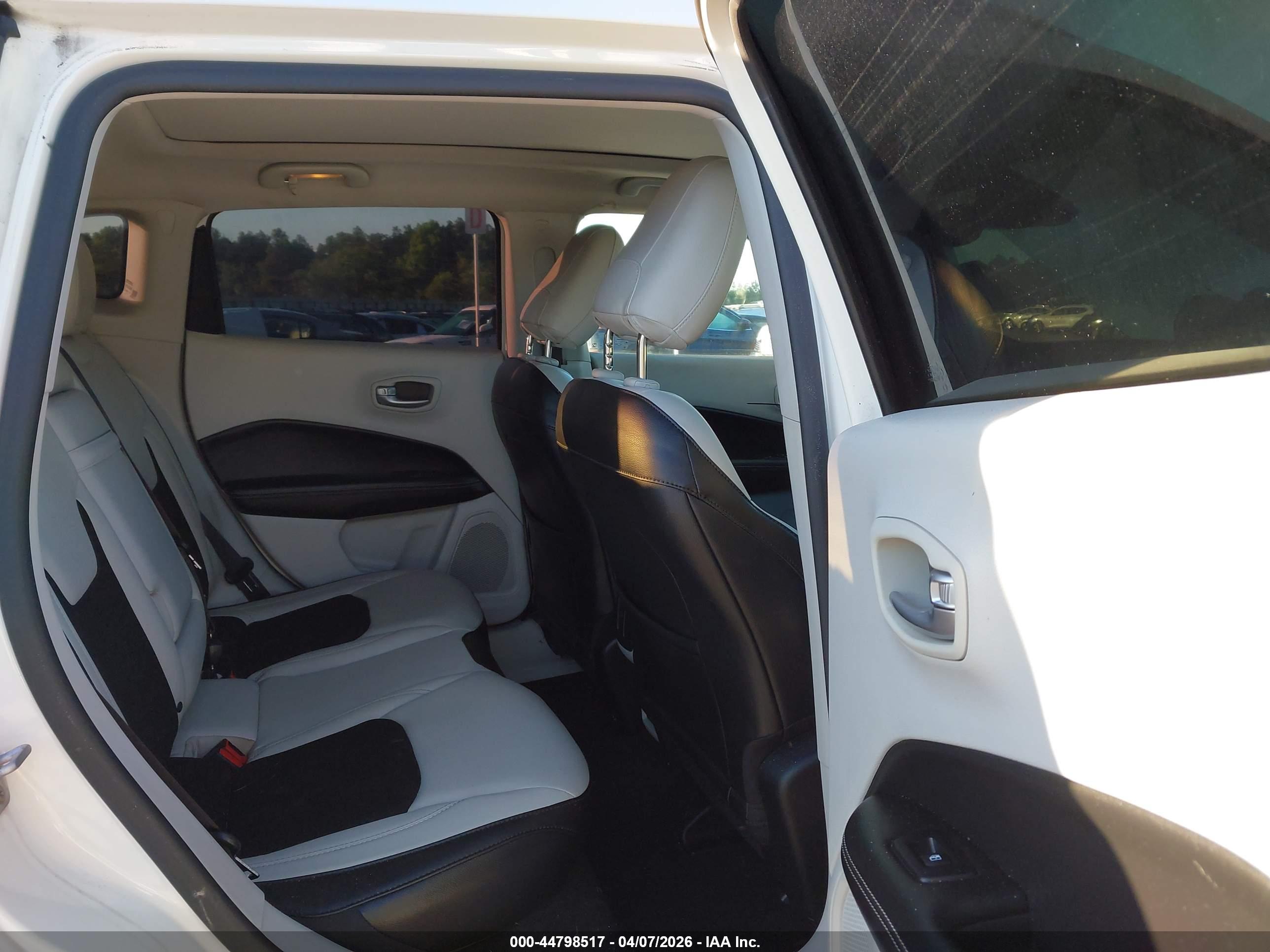 JEEP COMPASS image 8