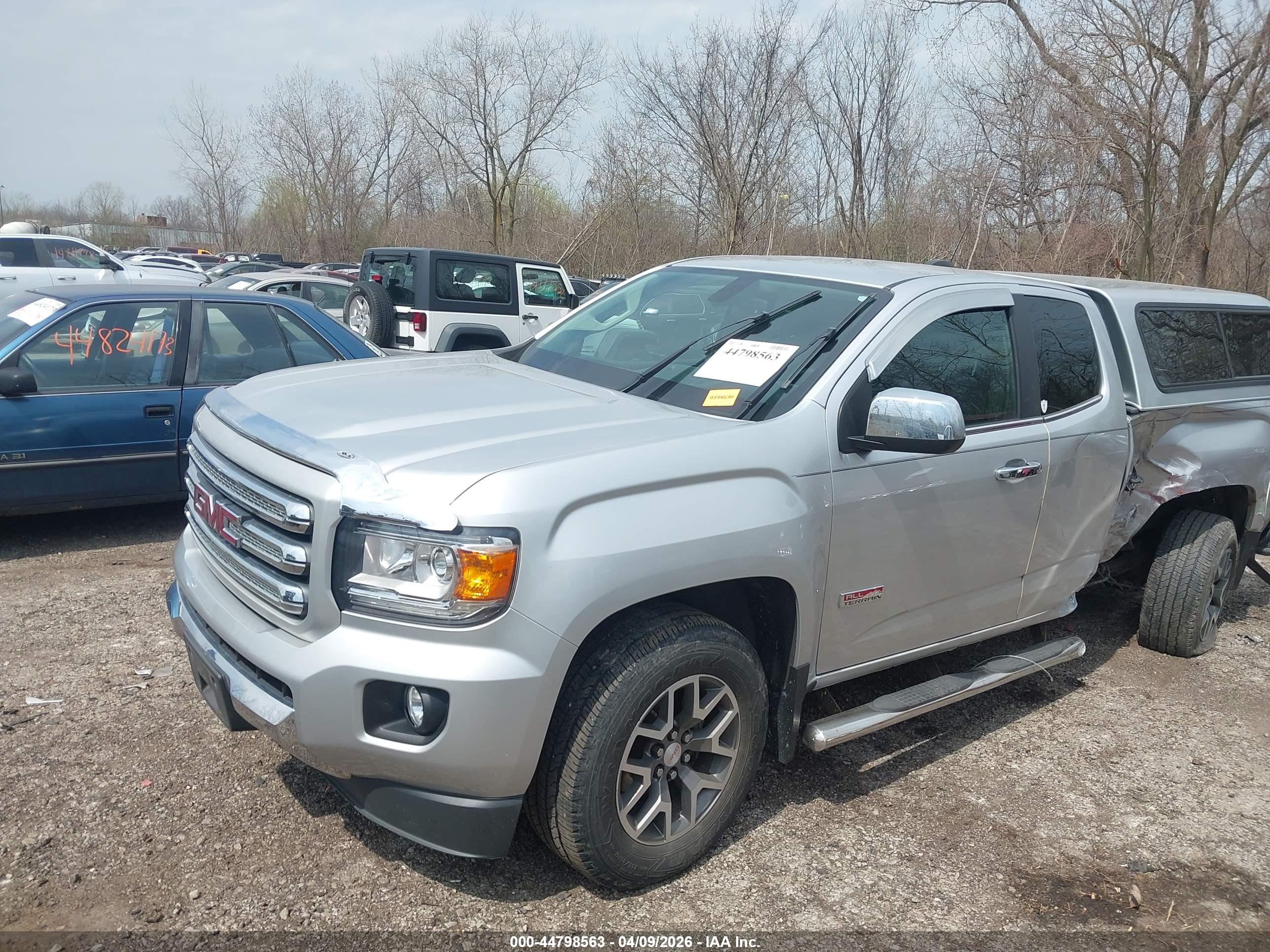 GMC CANYON image 2