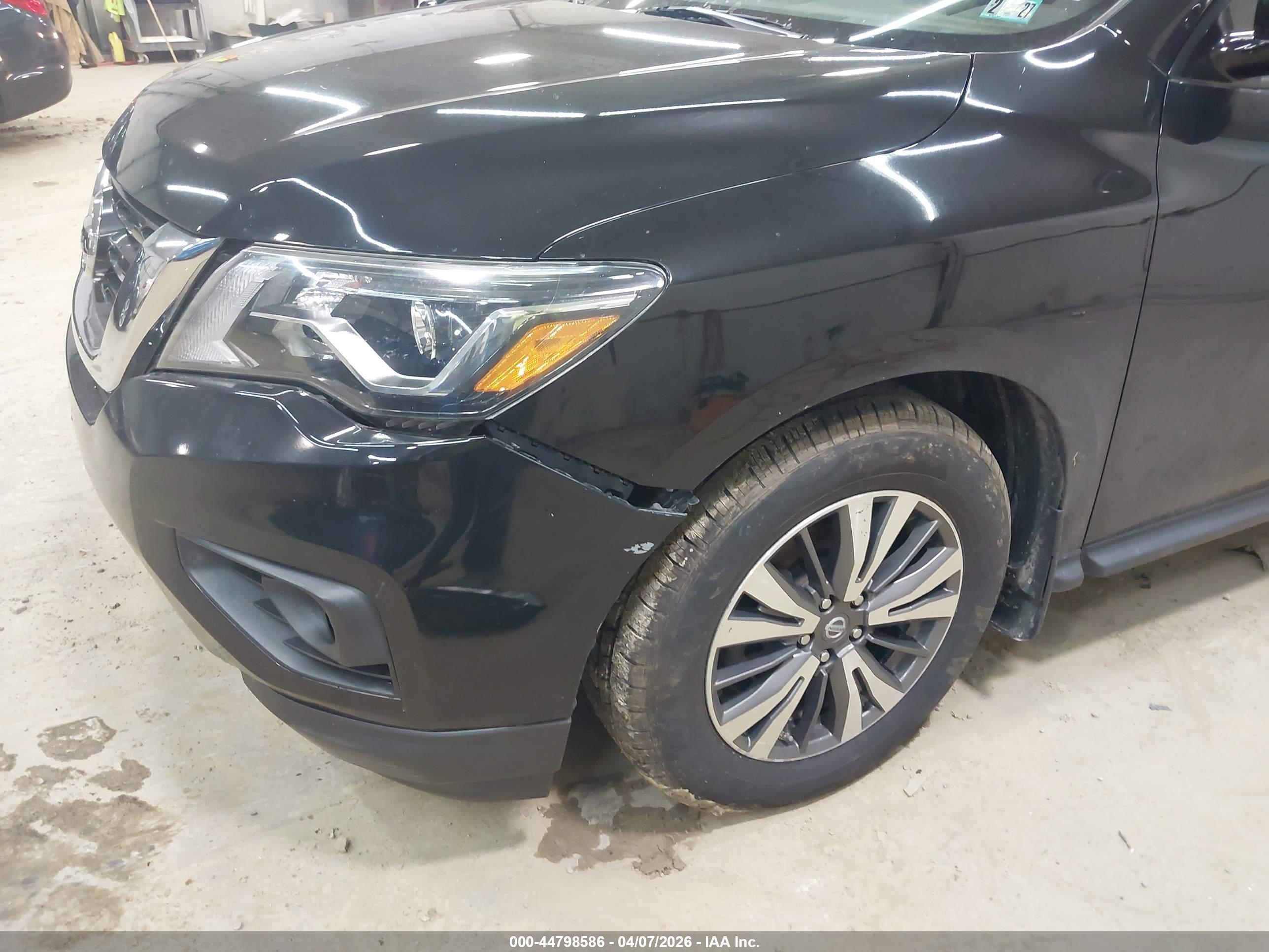 NISSAN PATHFINDER image 6