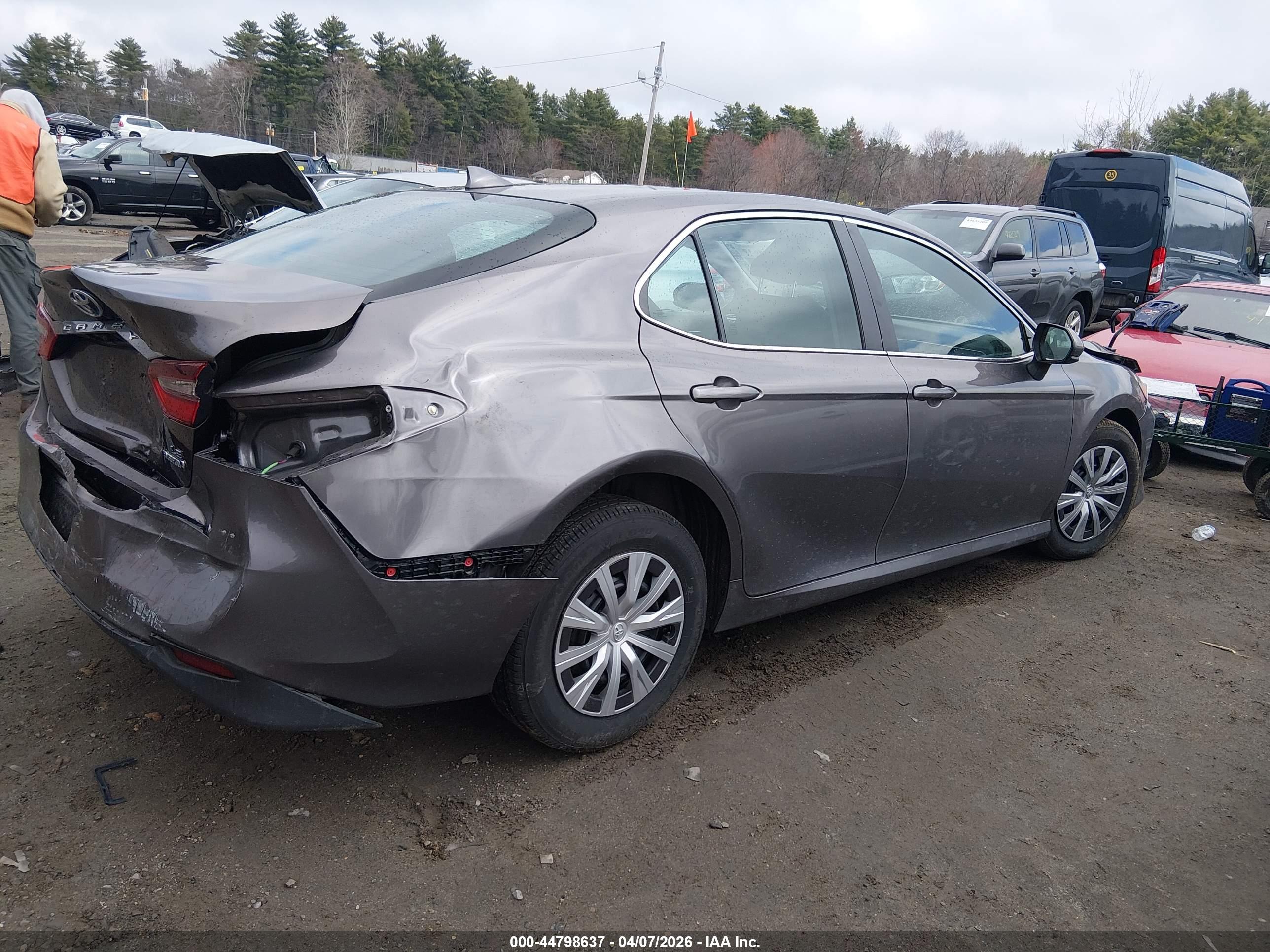 TOYOTA CAMRY image 4