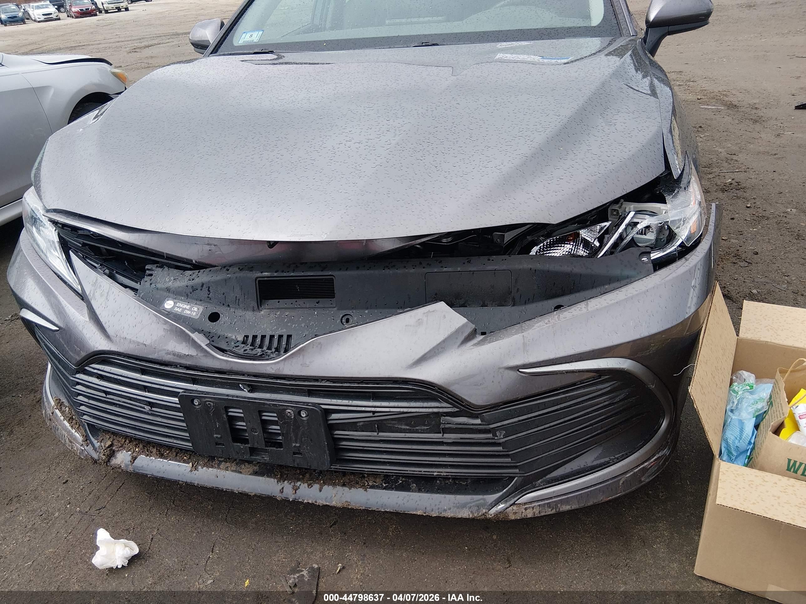 TOYOTA CAMRY image 6